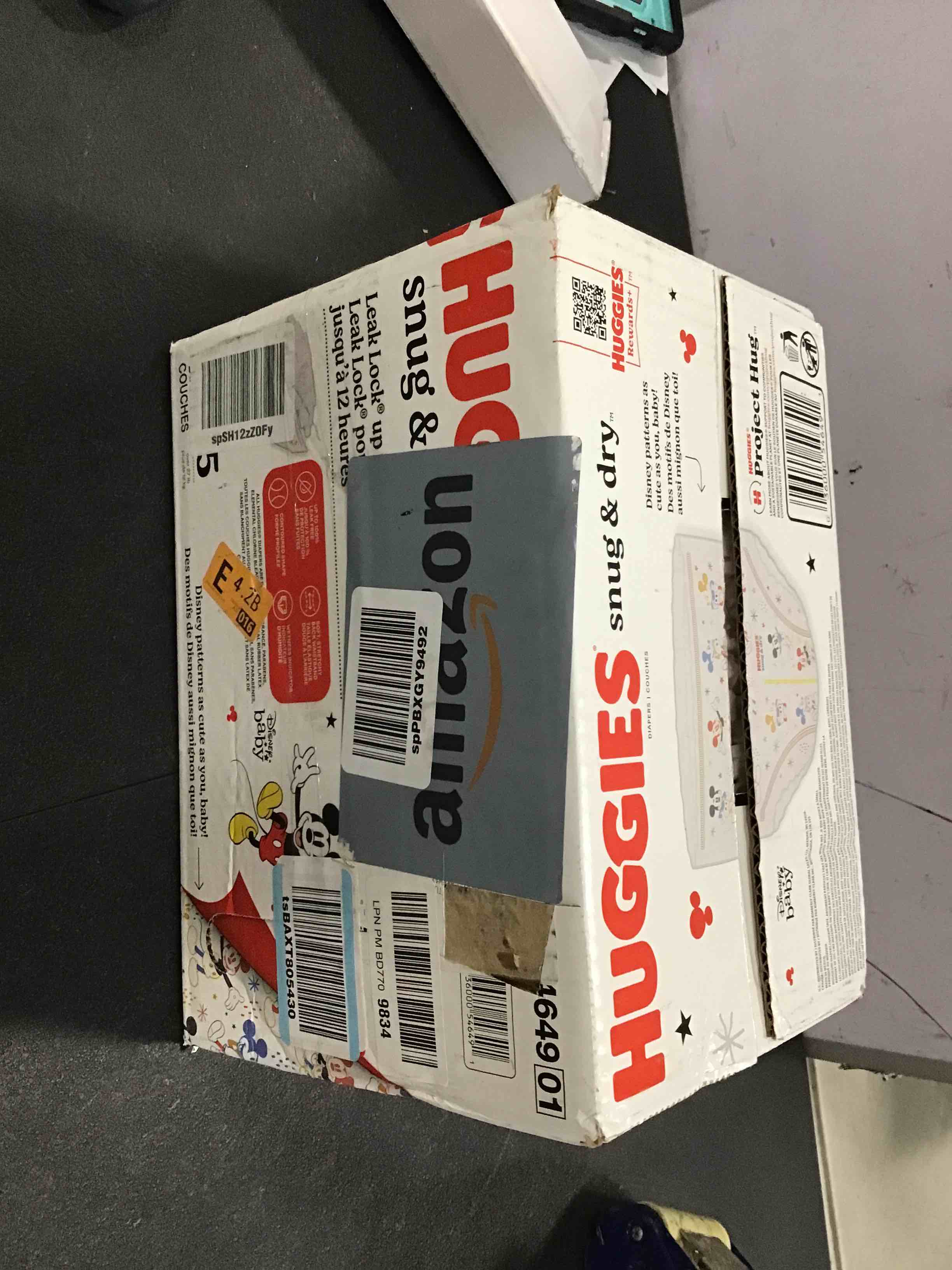 Huggies Size 5 Diapers, Snug & Dry Baby Diapers, Size 5 (27+ lbs), 68 Count