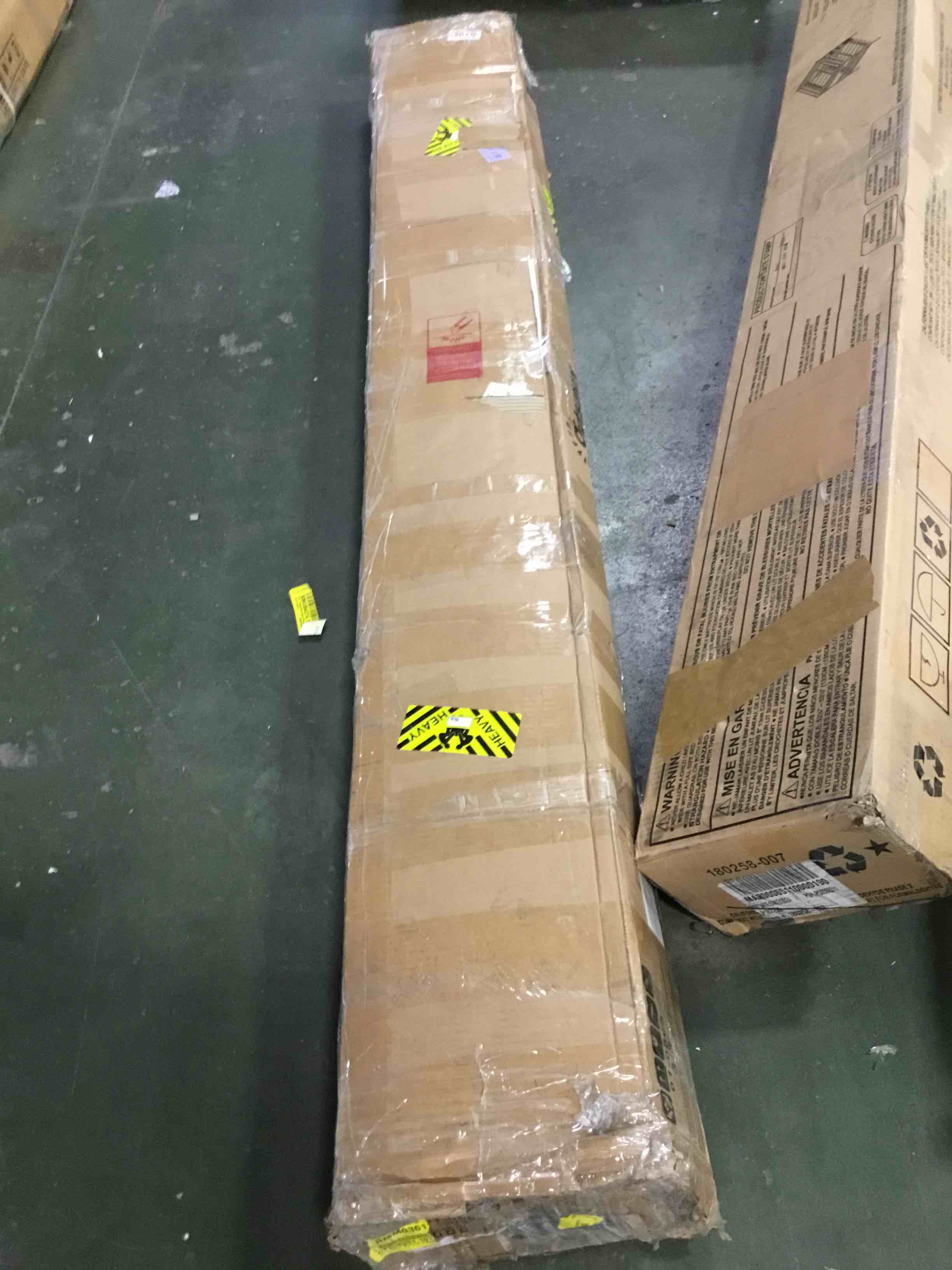 https://s3.amazonaws.com/lotting-images-prod/bidfta/TEA0152076_1726680138475.jpeg
