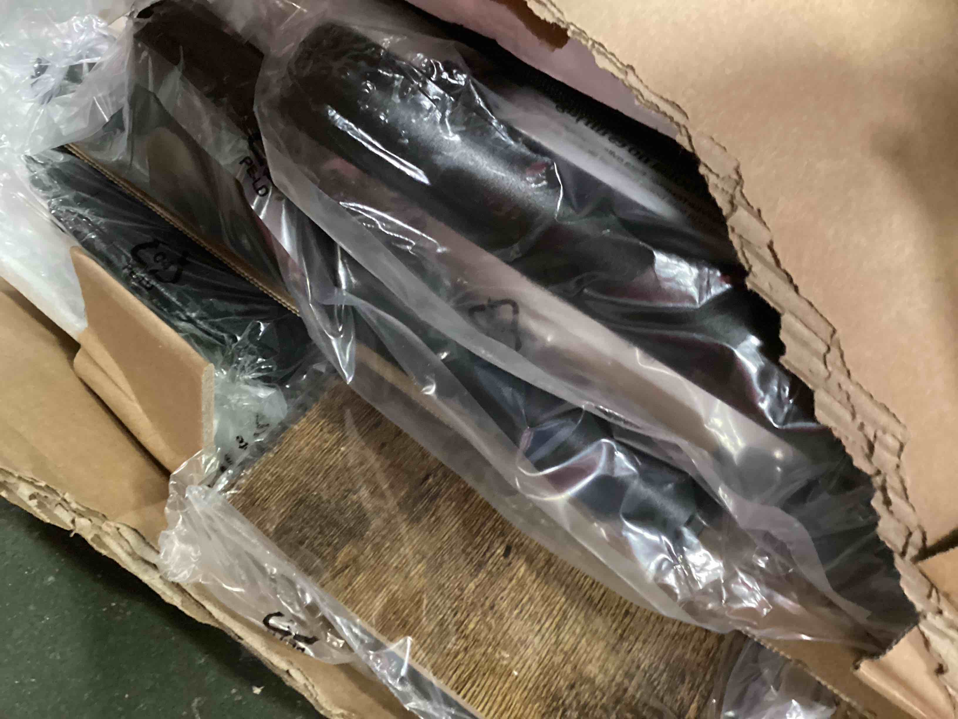 https://s3.amazonaws.com/lotting-images-prod/bidfta/TEA0157537_1725375746027.jpeg