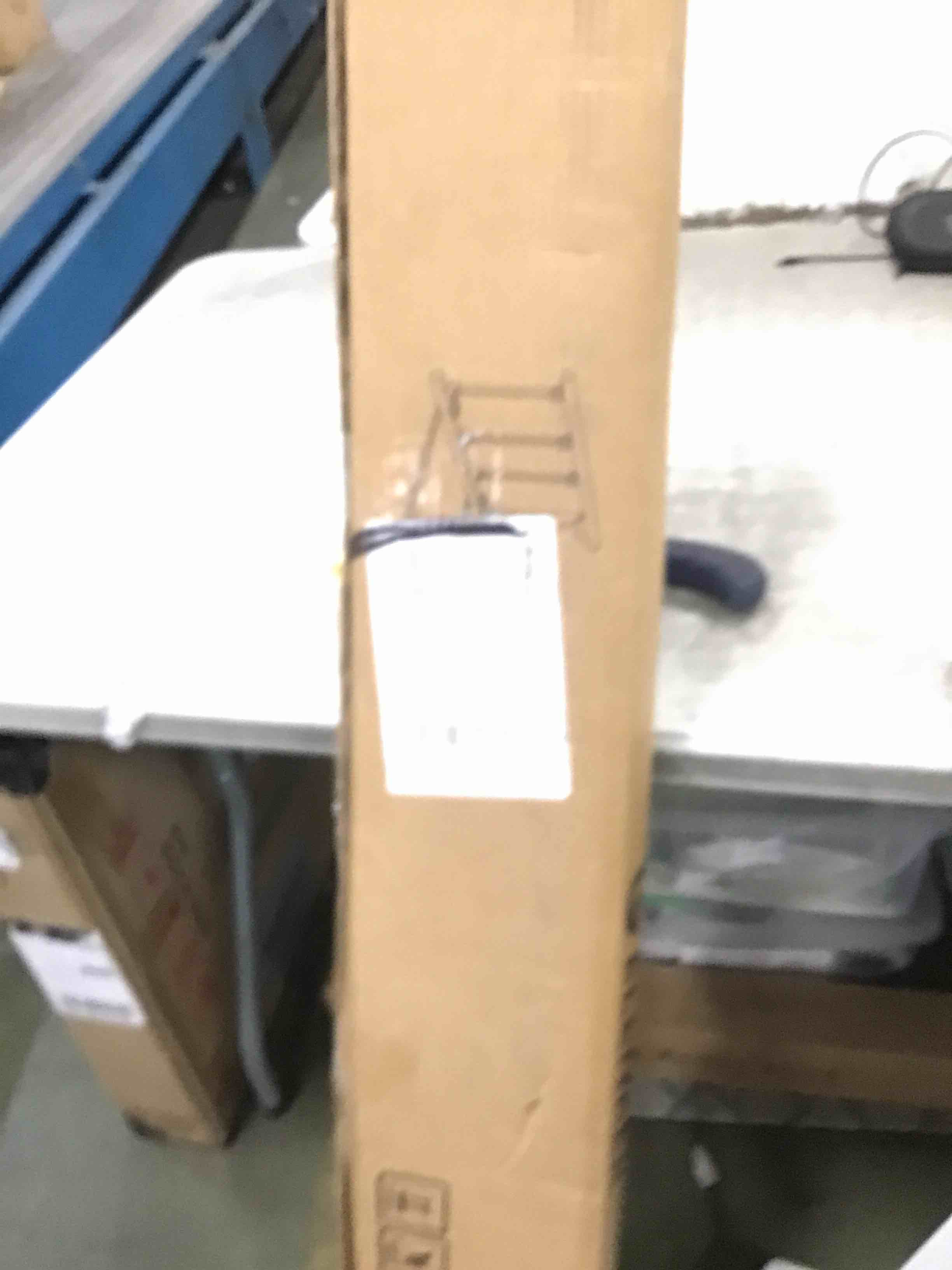 https://s3.amazonaws.com/lotting-images-prod/bidfta/TEA0159487_1724850796003.jpeg