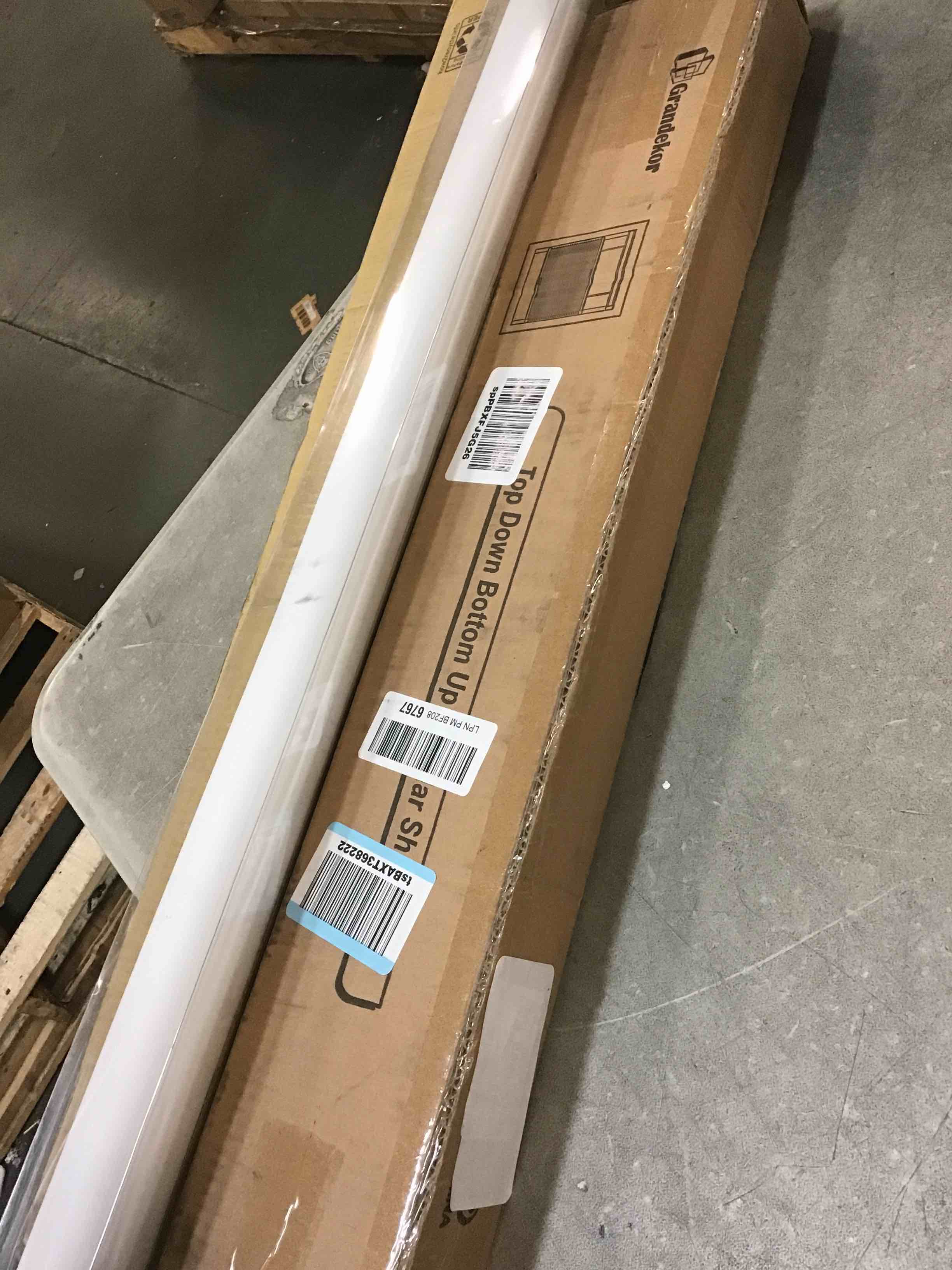 https://s3.amazonaws.com/lotting-images-prod/bidfta/TEA0171017_1725686368114.jpeg