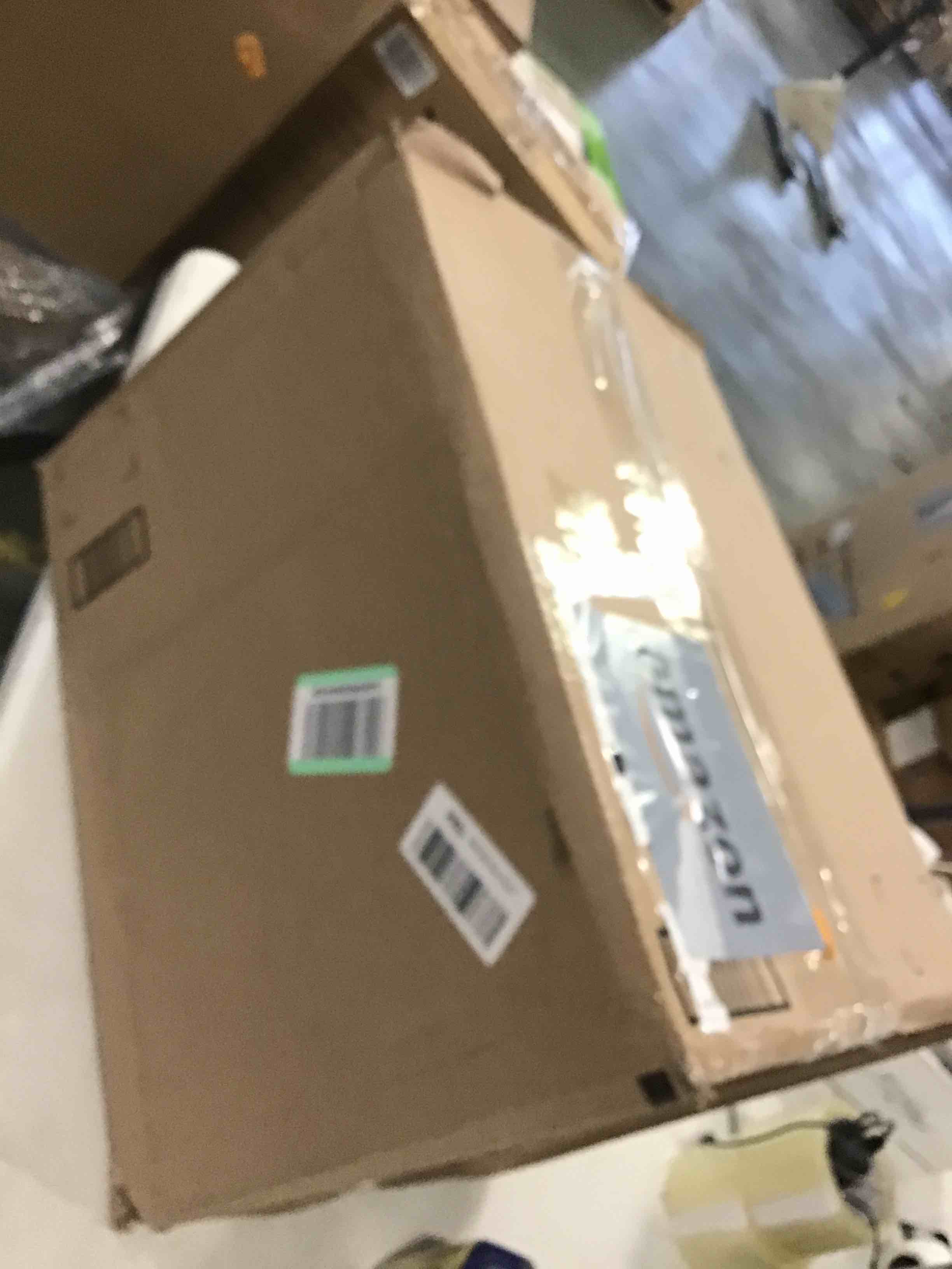 https://s3.amazonaws.com/lotting-images-prod/bidfta/TEA0172934_1726749920751.jpeg