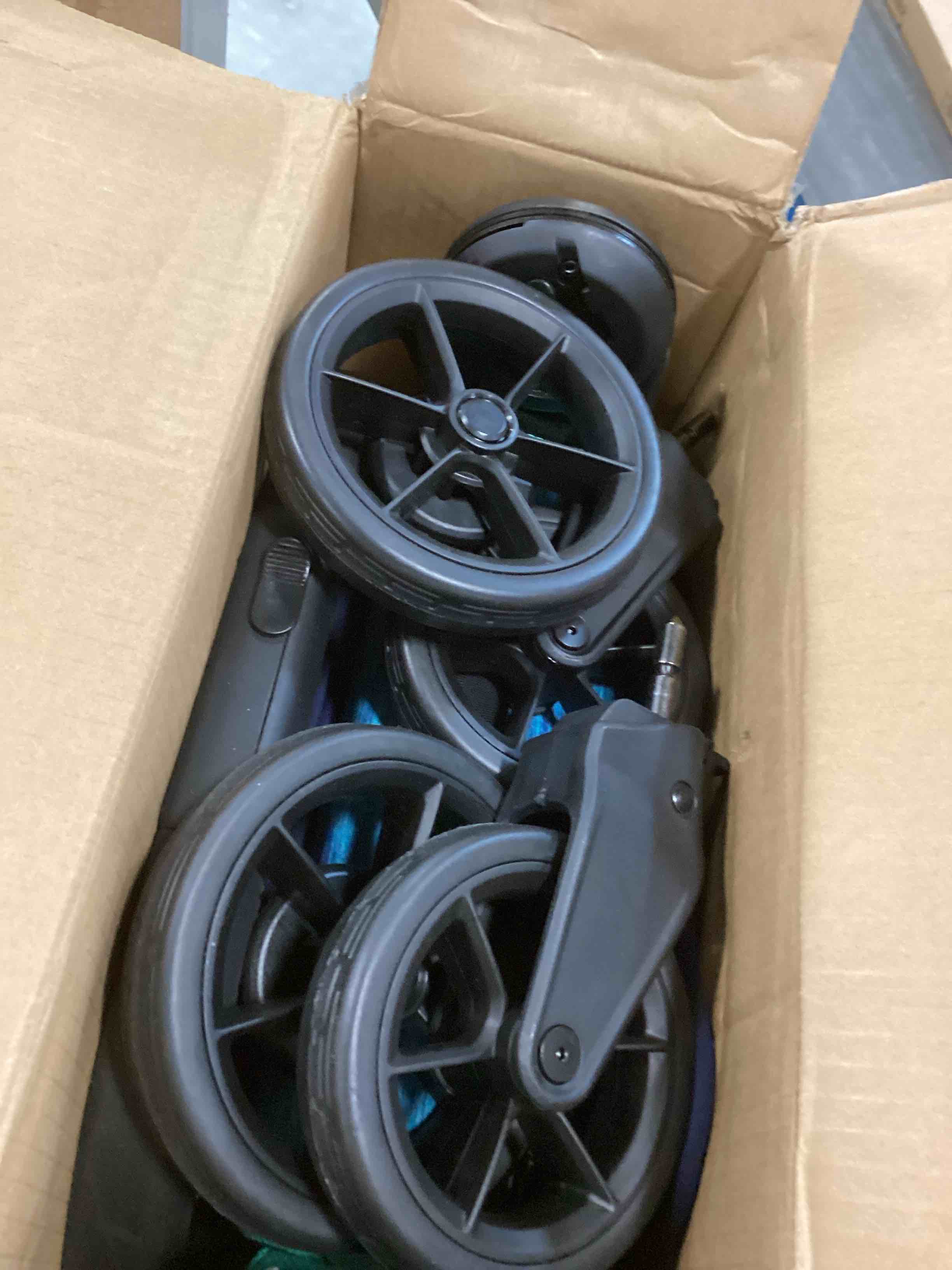 https://s3.amazonaws.com/lotting-images-prod/bidfta/TEA0173271_1726155493820.jpeg