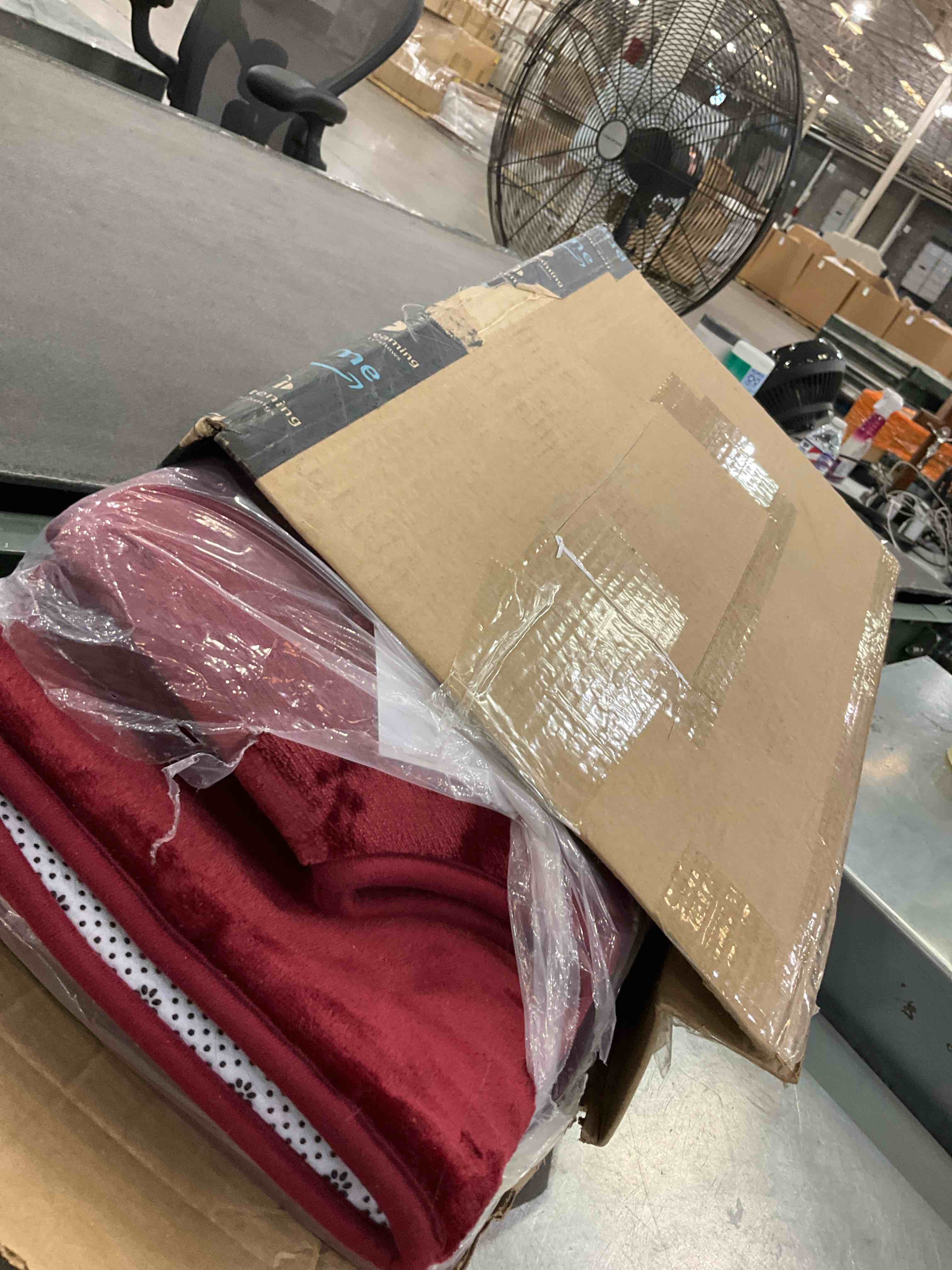 https://s3.amazonaws.com/lotting-images-prod/bidfta/TEA0175346_1725993186499.jpeg