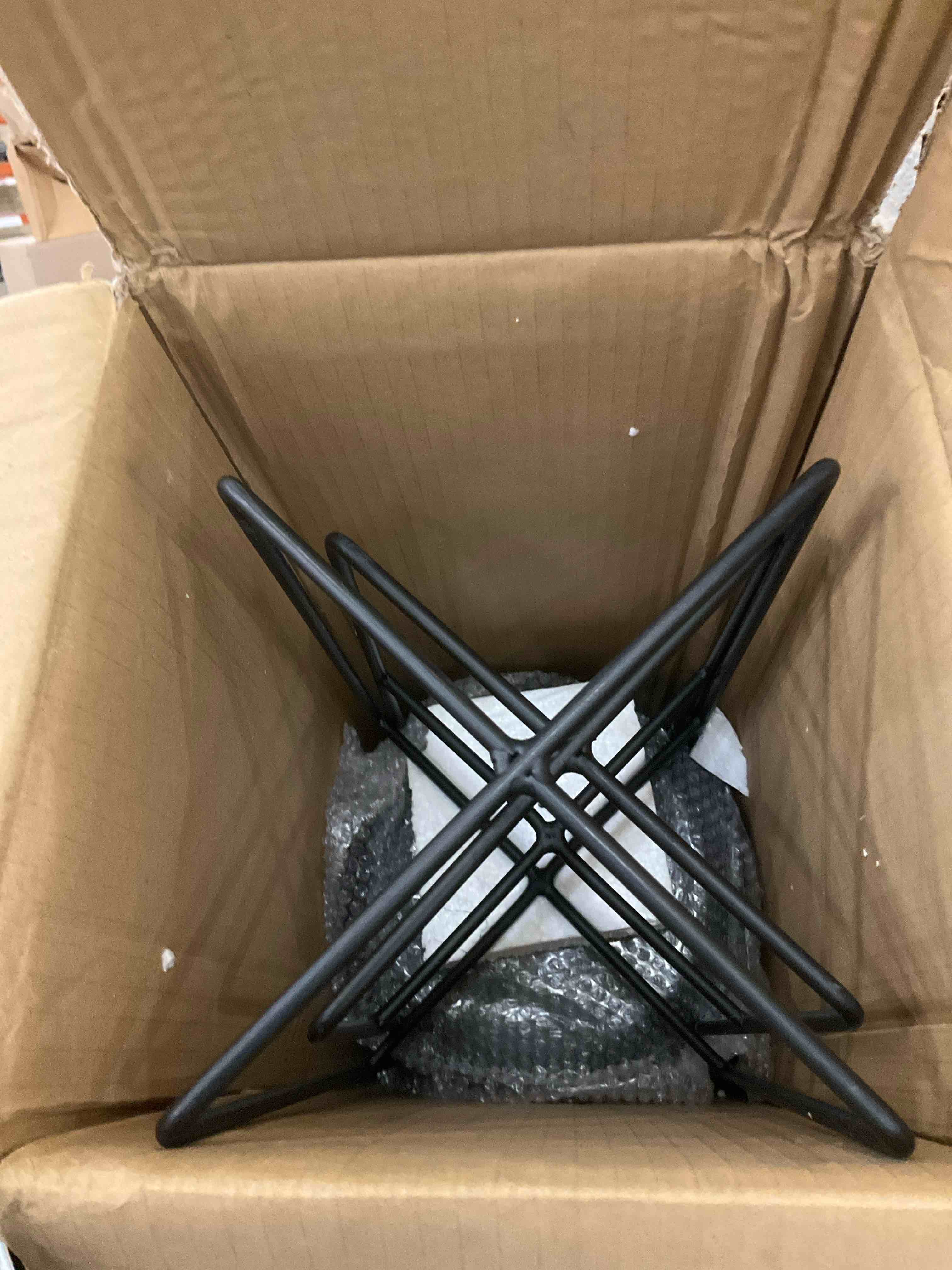 https://s3.amazonaws.com/lotting-images-prod/bidfta/TEA0175398_1725992864211.jpeg