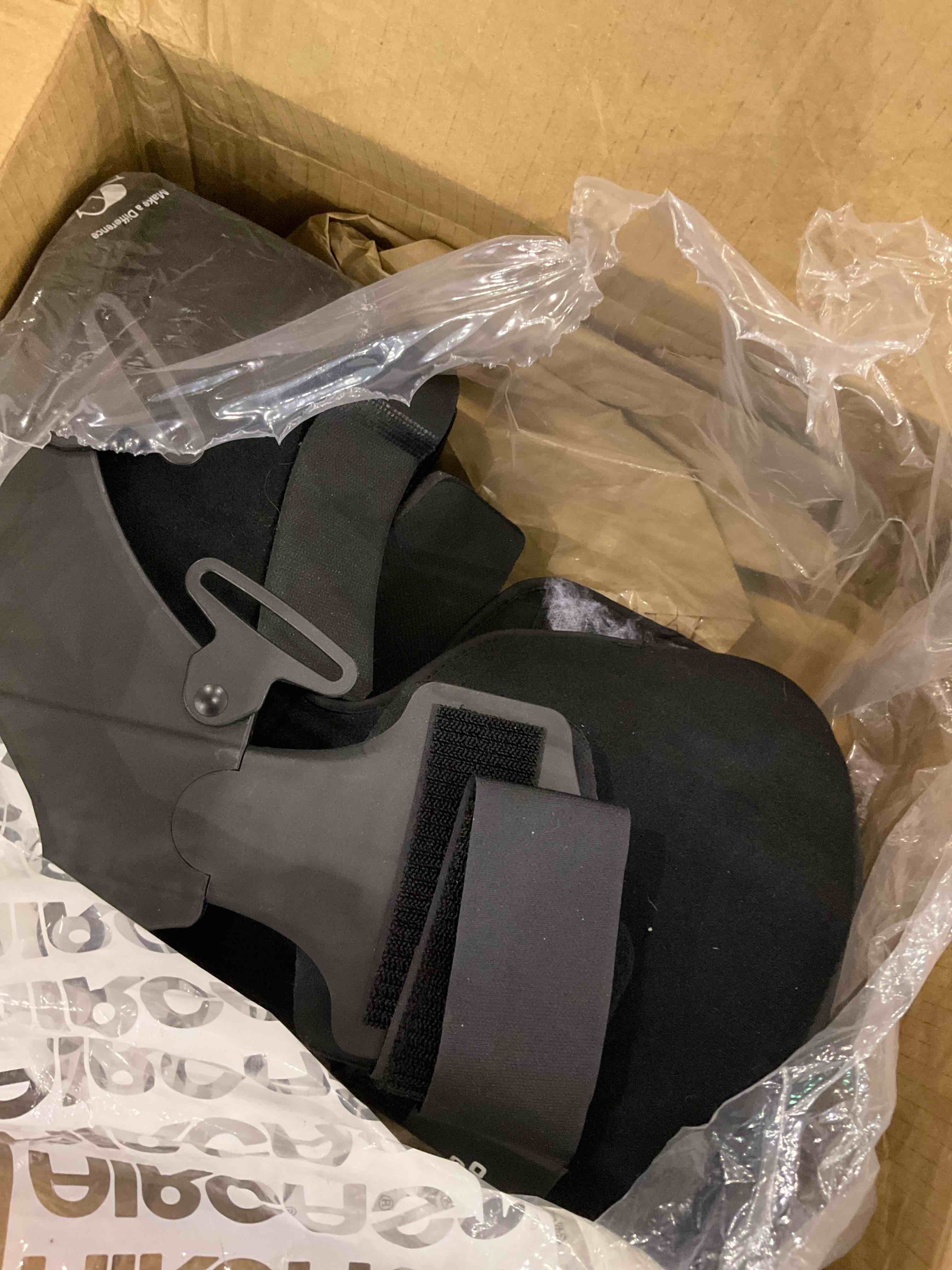 United Ortho USA14115 Short Air Cam Walker Fracture Boot, Medium, Black