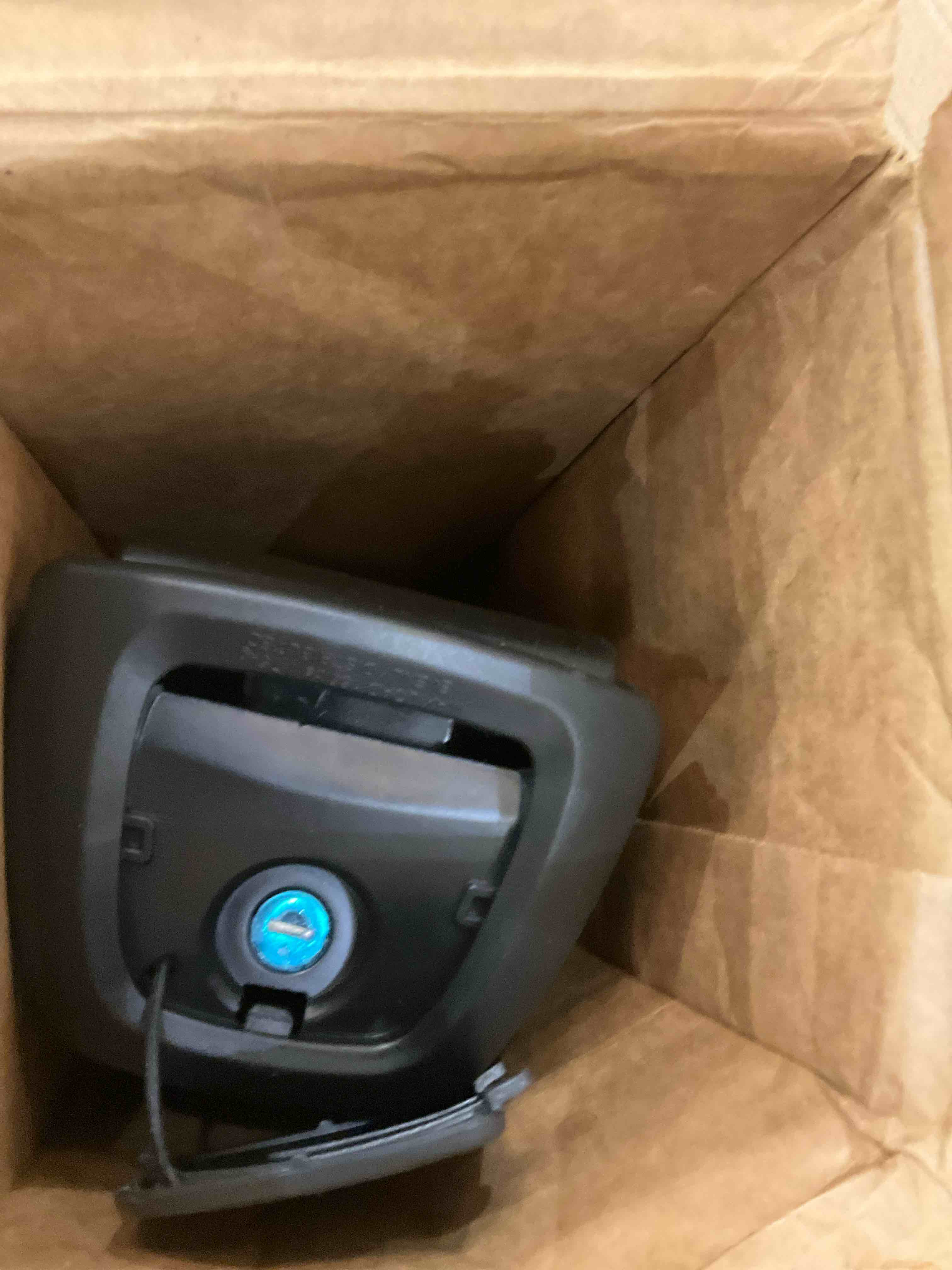 https://s3.amazonaws.com/lotting-images-prod/bidfta/TEA0175985_1725992882265.jpeg