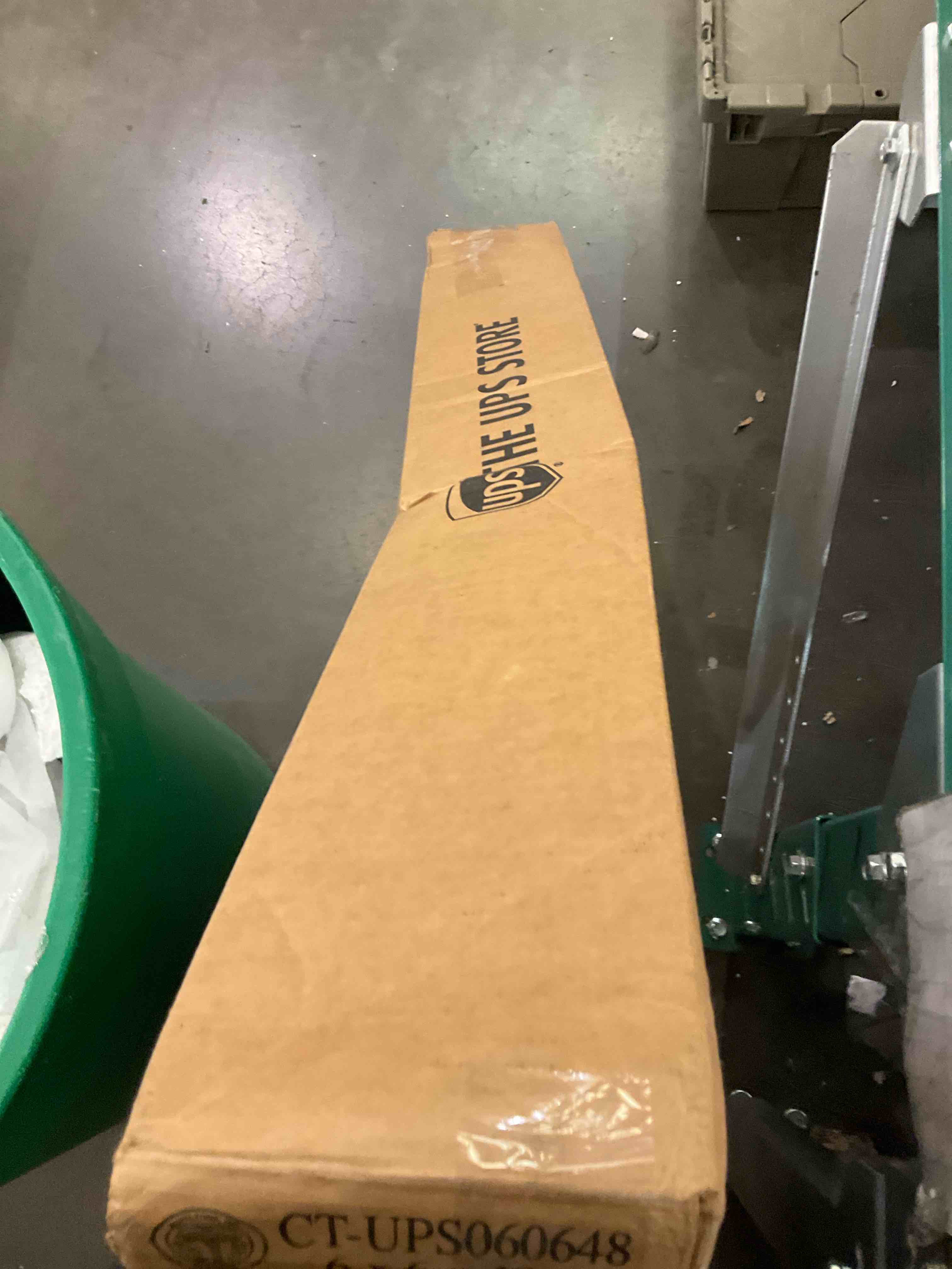 https://s3.amazonaws.com/lotting-images-prod/bidfta/TEA0175985_1725992901983.jpeg