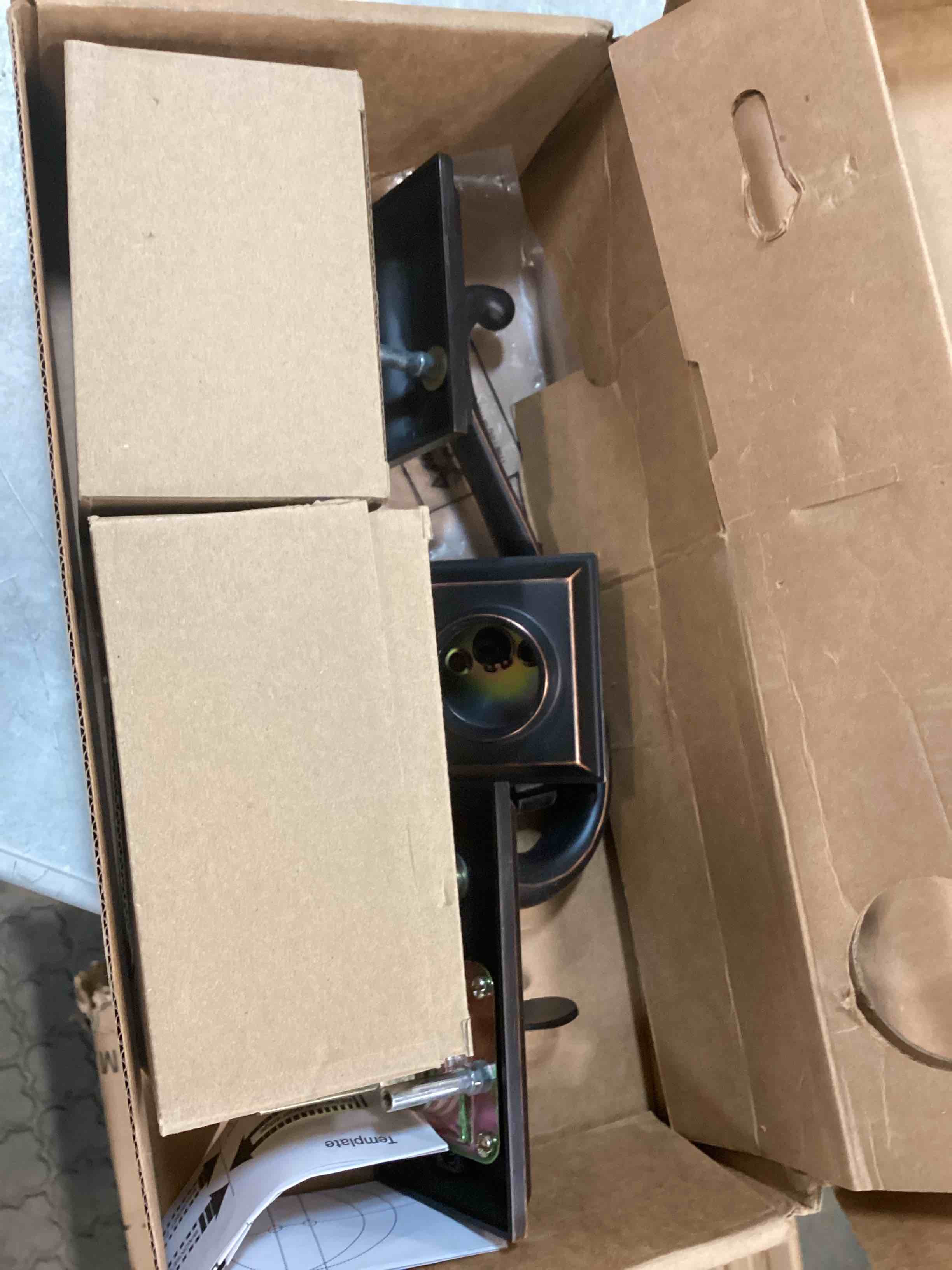 https://s3.amazonaws.com/lotting-images-prod/bidfta/TEA0179553_1725893602844.jpeg