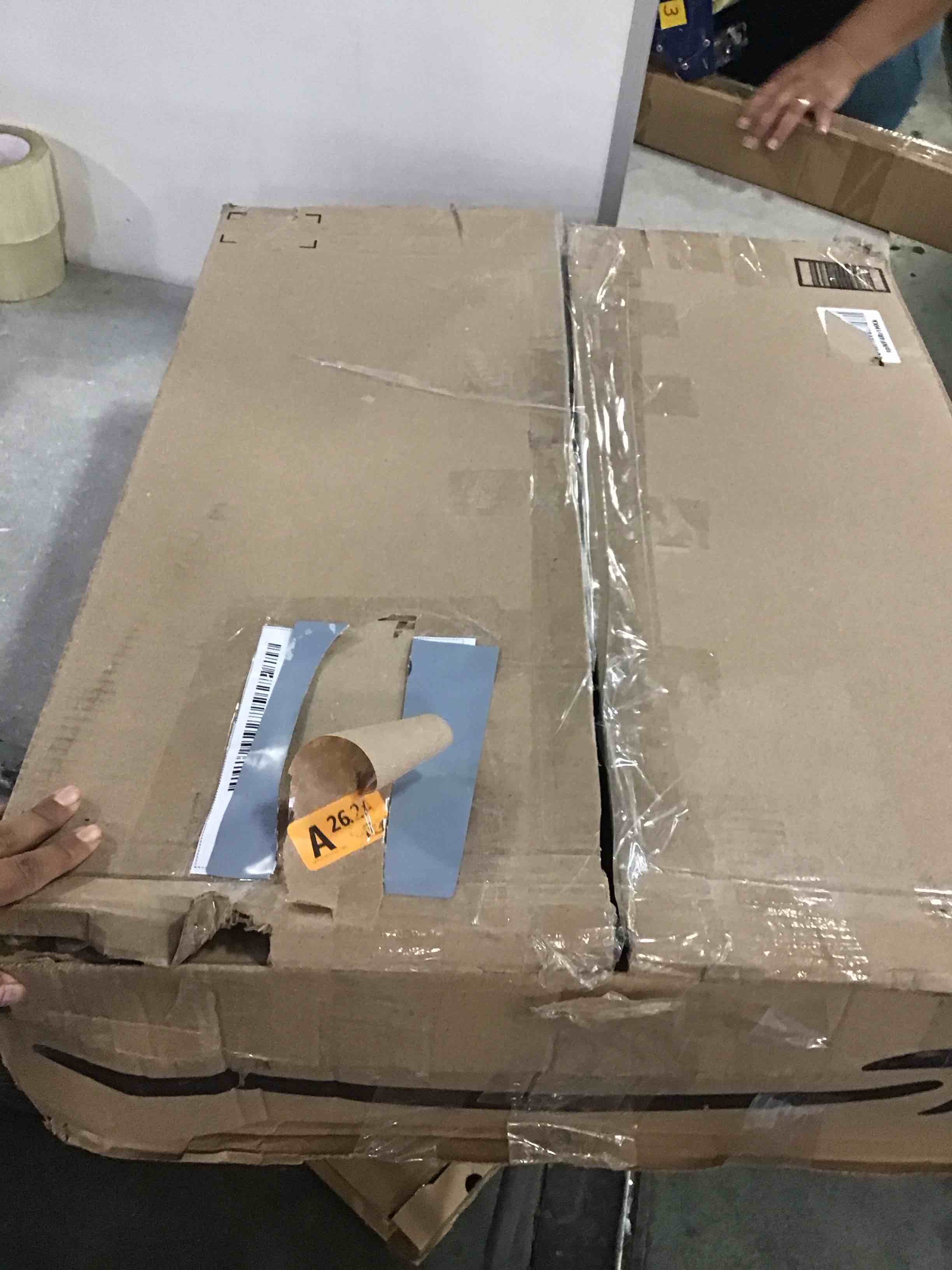 https://s3.amazonaws.com/lotting-images-prod/bidfta/TEA0184164_1726697551543.jpeg