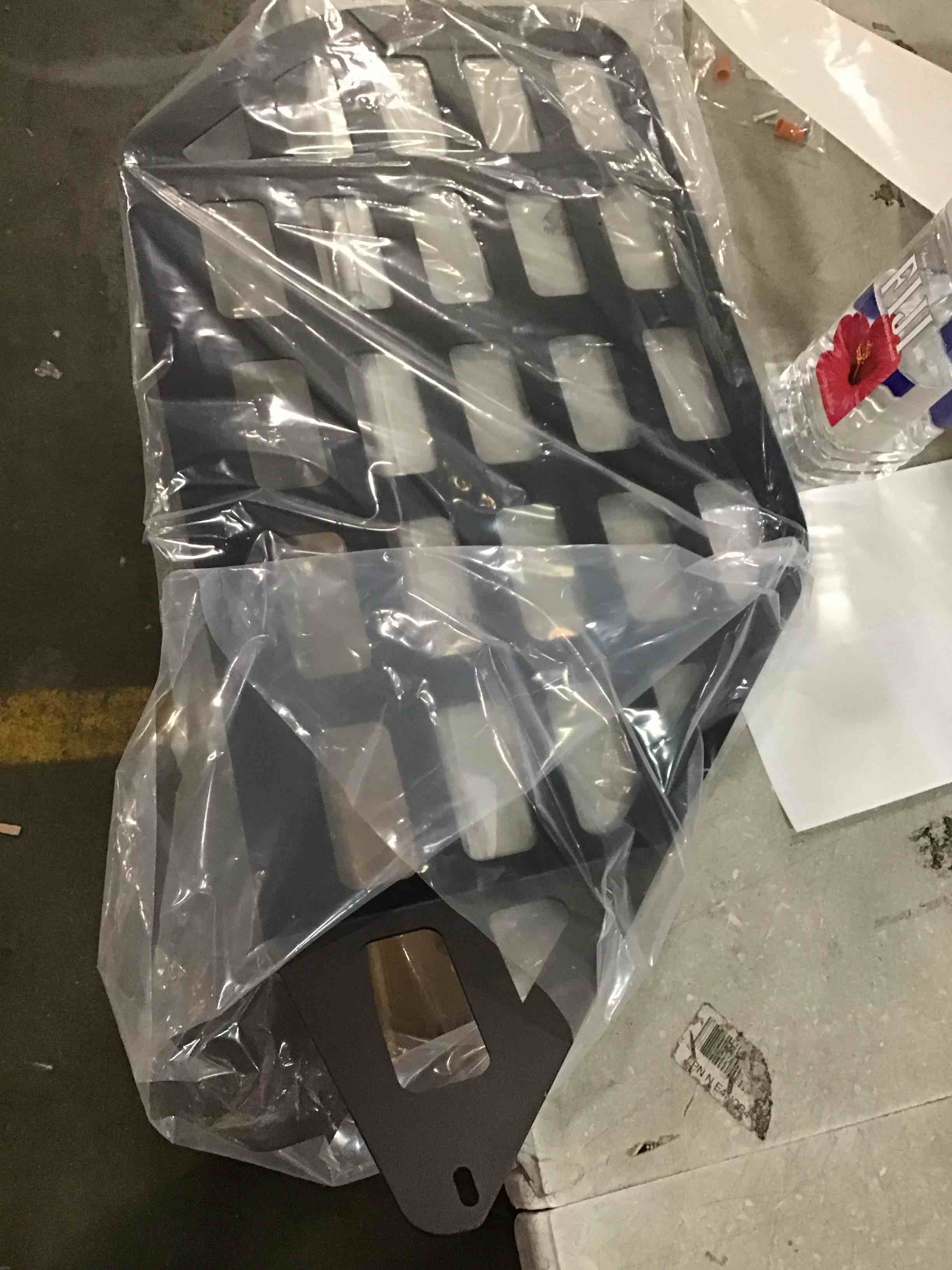 https://s3.amazonaws.com/lotting-images-prod/bidfta/TEA0184675_1726203602369.jpeg