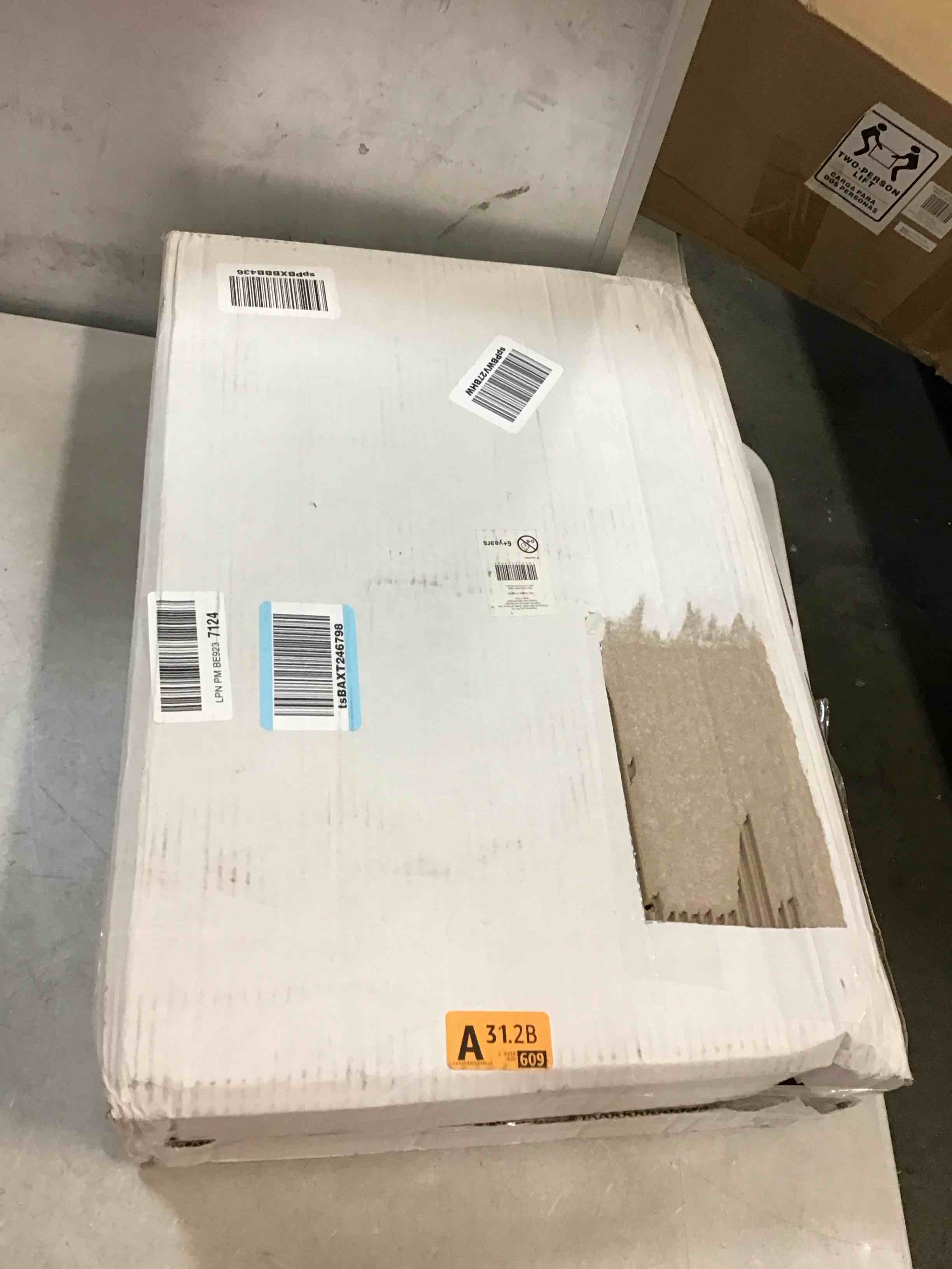 https://s3.amazonaws.com/lotting-images-prod/bidfta/TEA0185792_1725669694322.jpeg