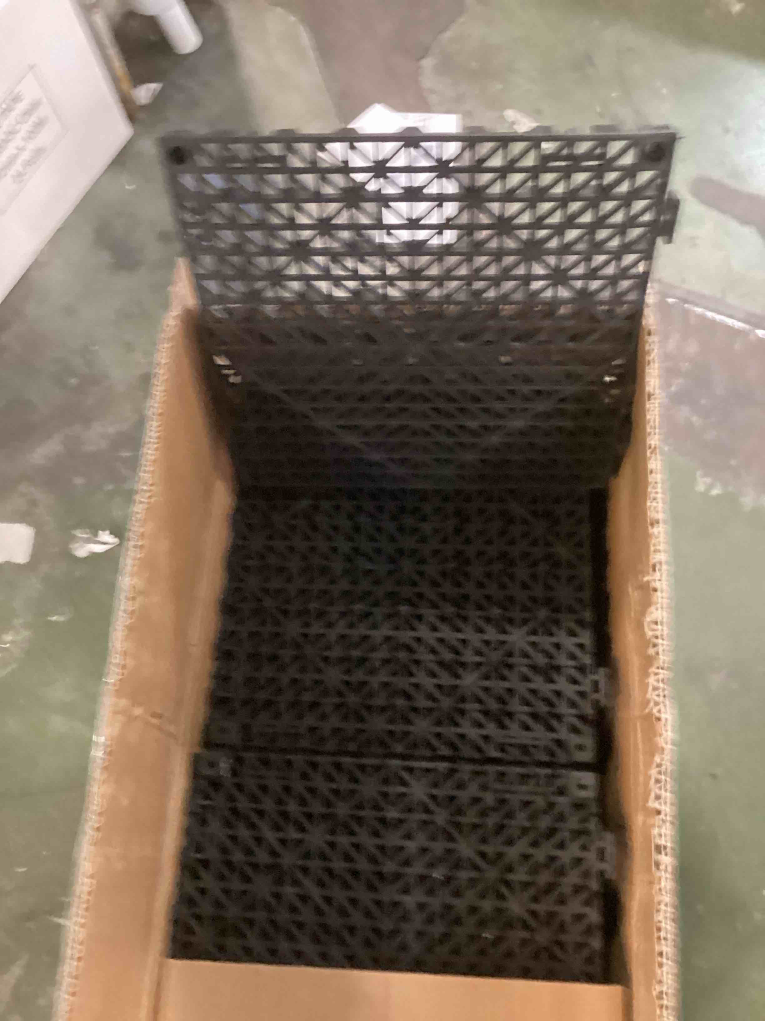 https://s3.amazonaws.com/lotting-images-prod/bidfta/TEA0186346_1726843229882.jpeg