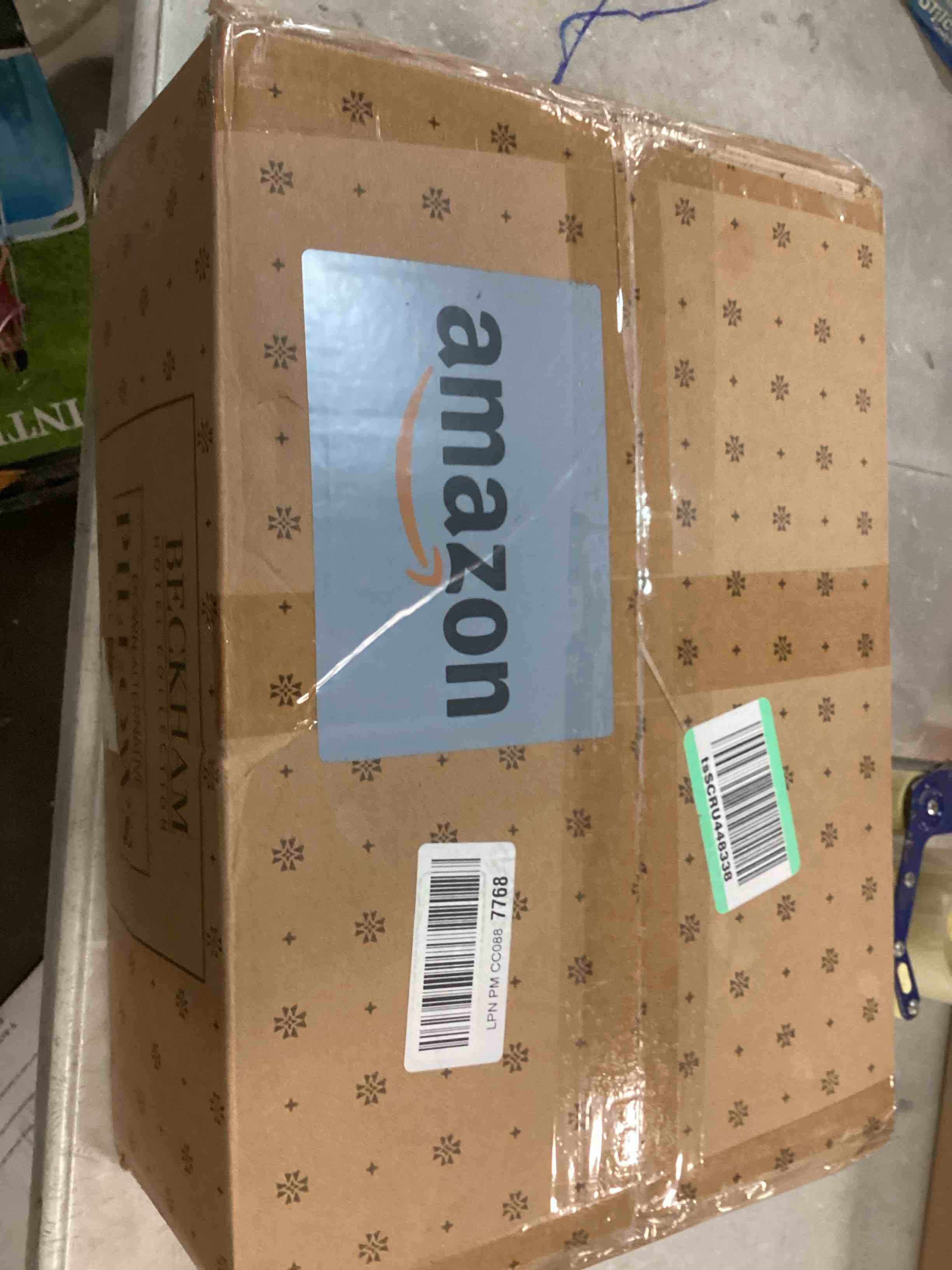 https://s3.amazonaws.com/lotting-images-prod/bidfta/TEA0186952_1726590685772.jpeg