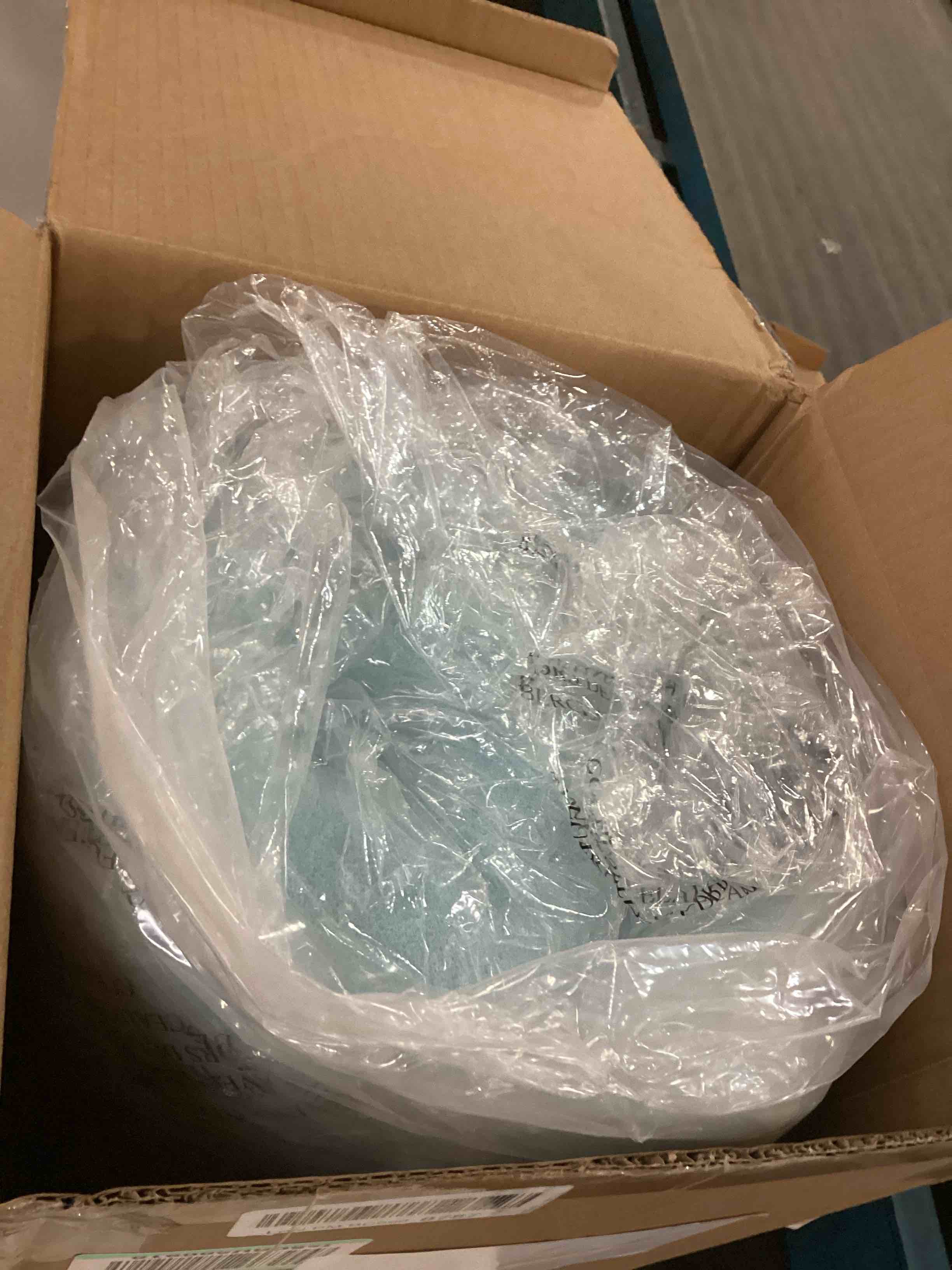 https://s3.amazonaws.com/lotting-images-prod/bidfta/TEA0188045_1726145274097.jpeg