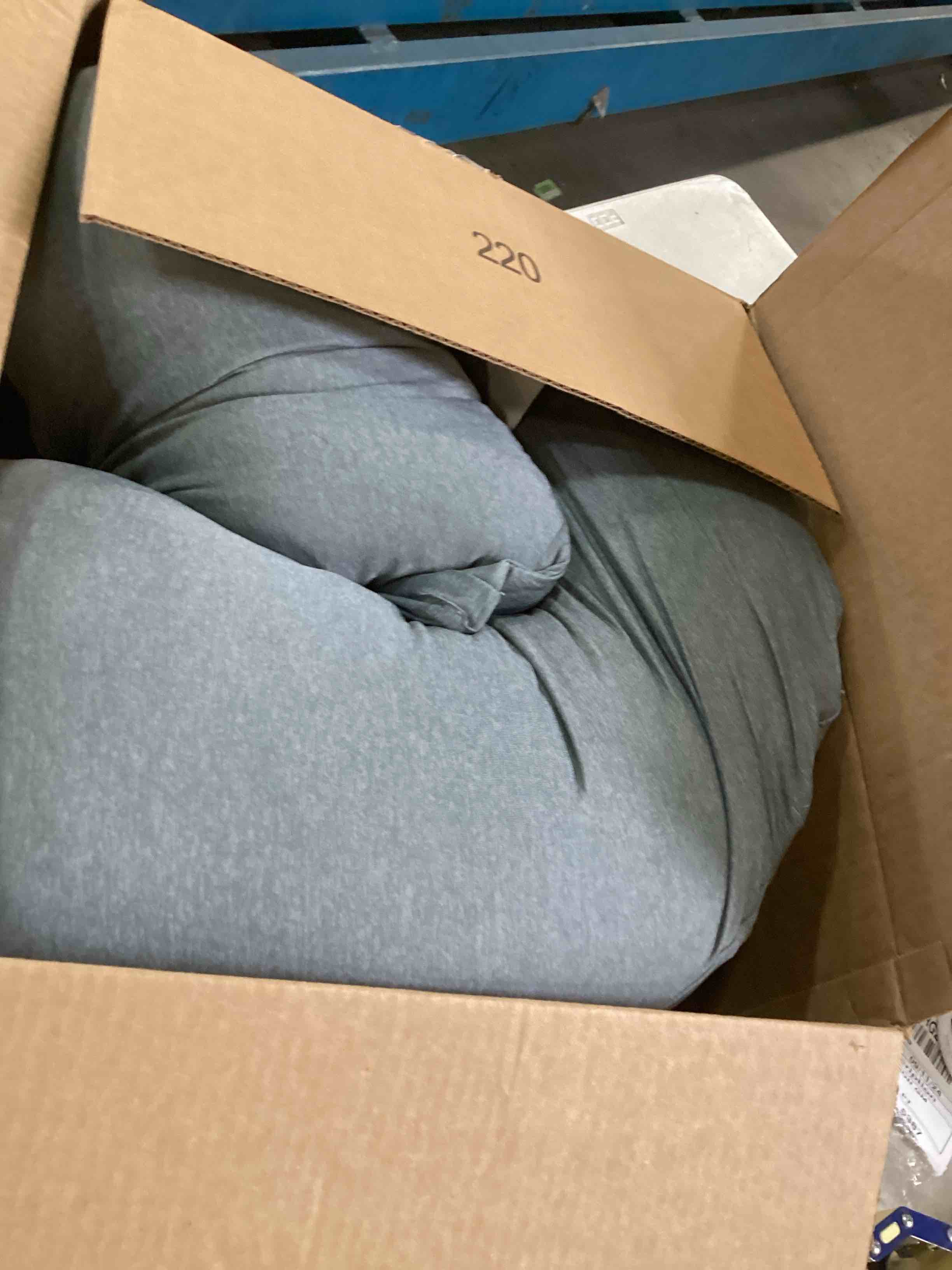 https://s3.amazonaws.com/lotting-images-prod/bidfta/TEA0188304_1726070464594.jpeg