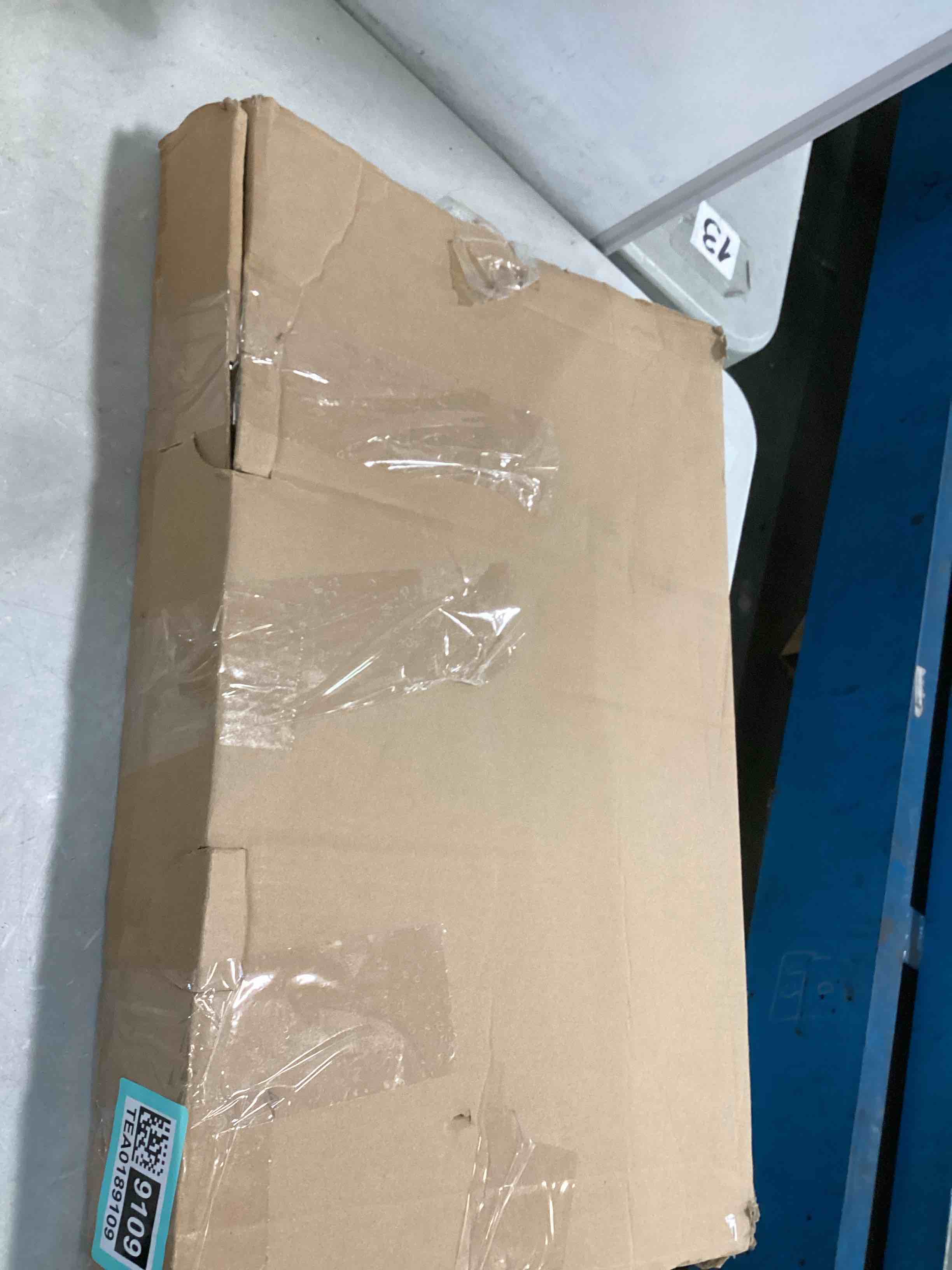 https://s3.amazonaws.com/lotting-images-prod/bidfta/TEA0189109_1725651750939.jpeg