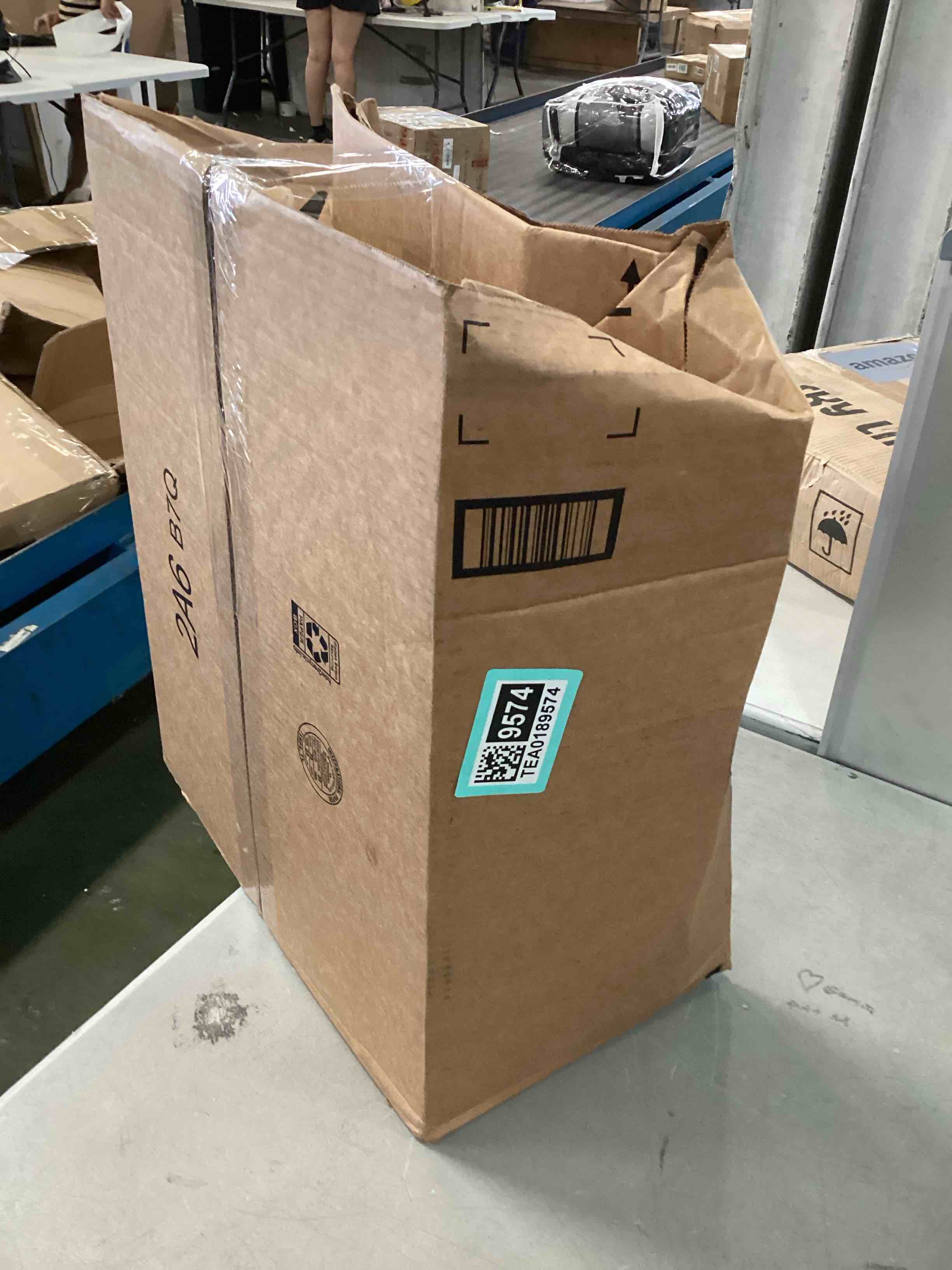 https://s3.amazonaws.com/lotting-images-prod/bidfta/TEA0189574_1725562505269.jpeg