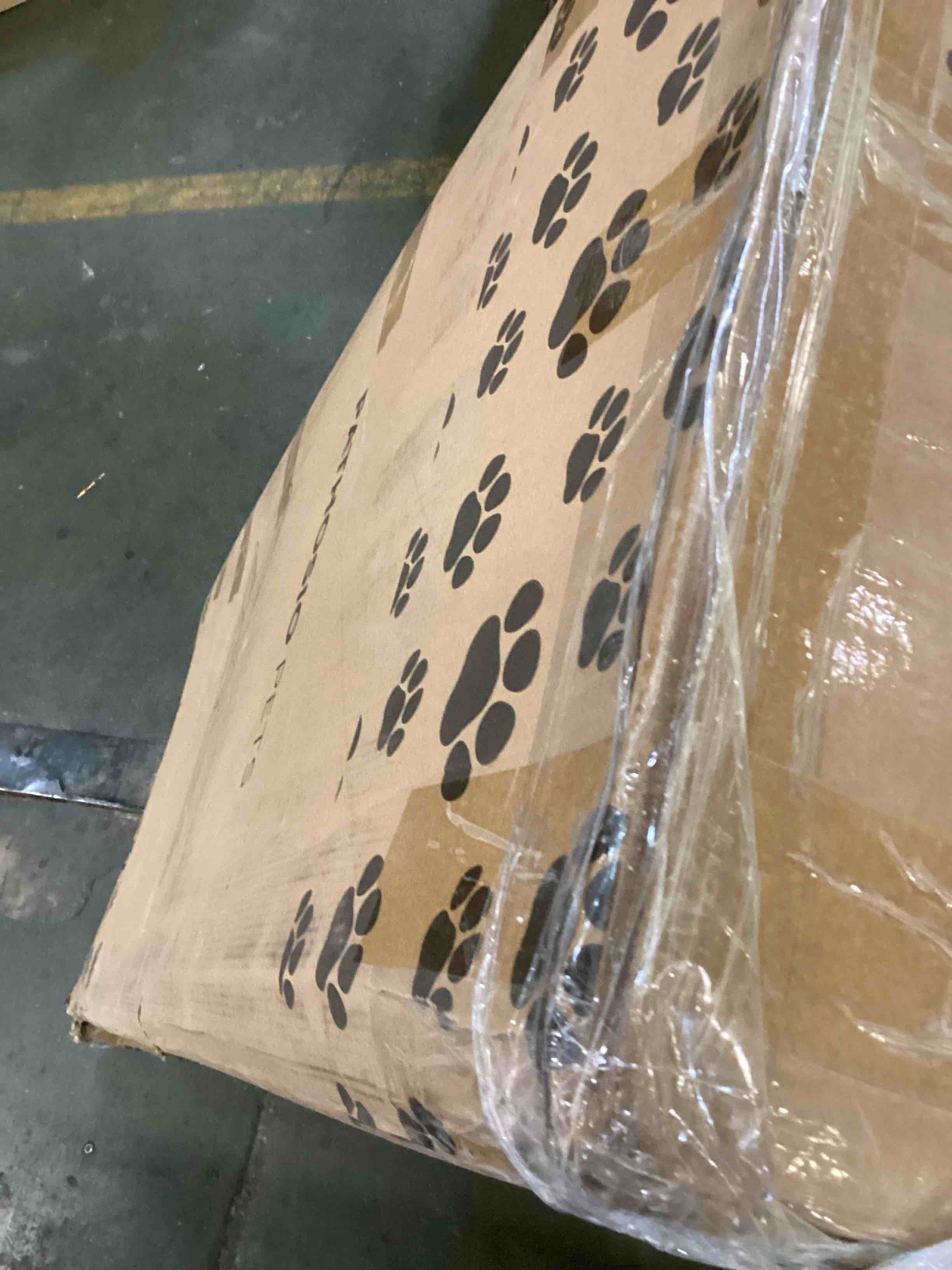 https://s3.amazonaws.com/lotting-images-prod/bidfta/TEA0190540_1726493661971.jpeg