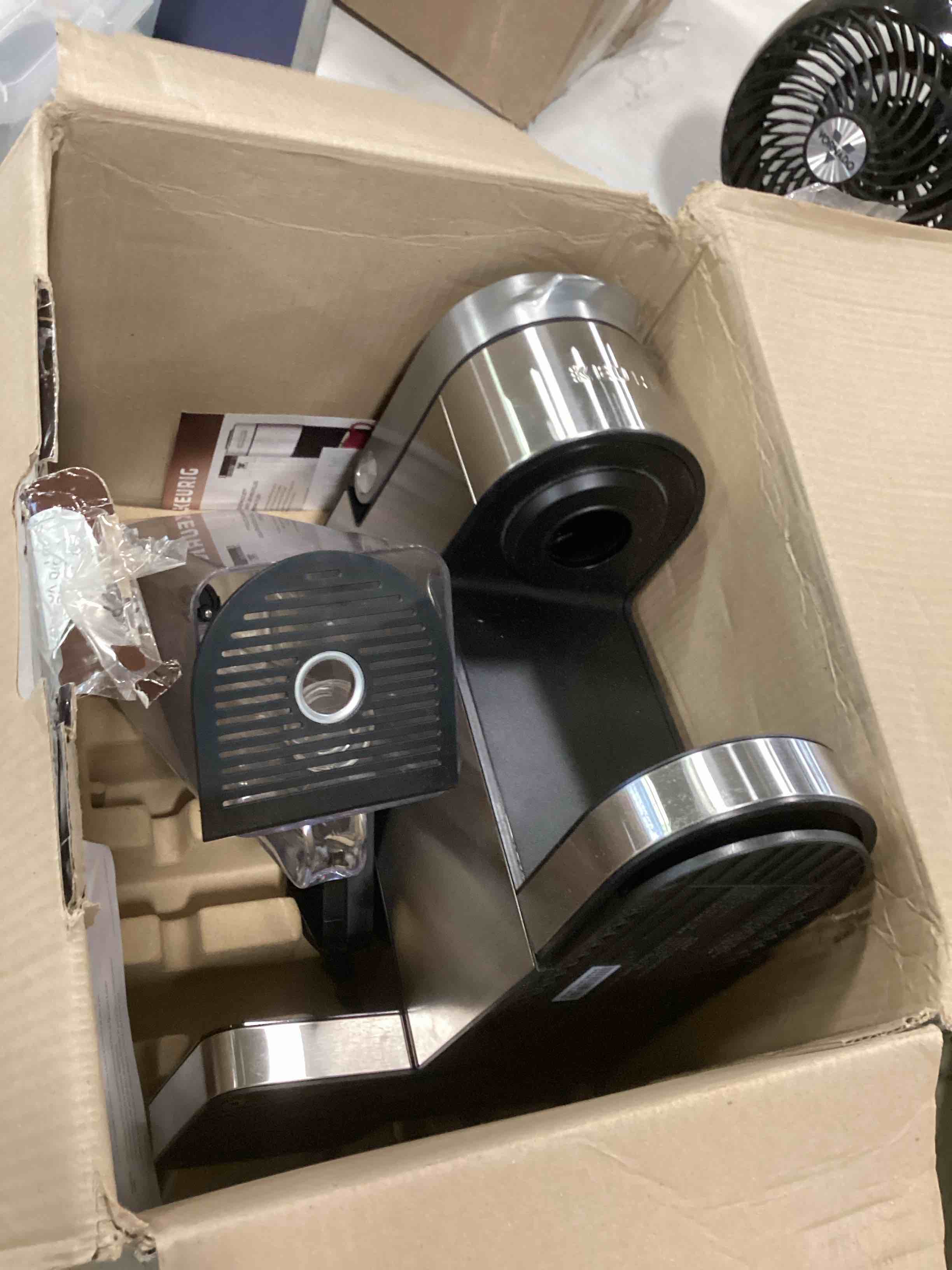https://s3.amazonaws.com/lotting-images-prod/bidfta/TEA0196490_1726265406359.jpeg