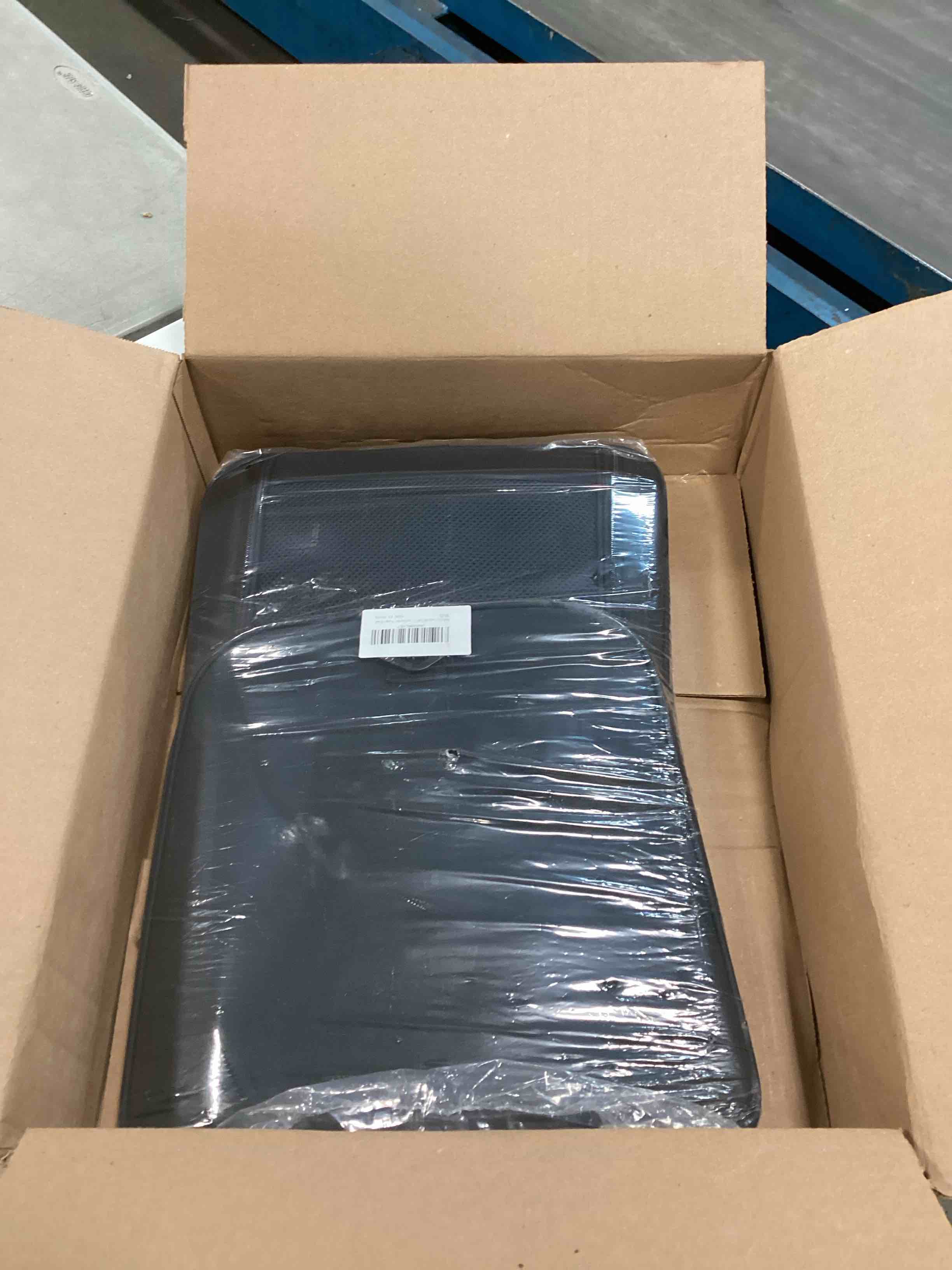 https://s3.amazonaws.com/lotting-images-prod/bidfta/TEA0197201_1725398341024.jpeg