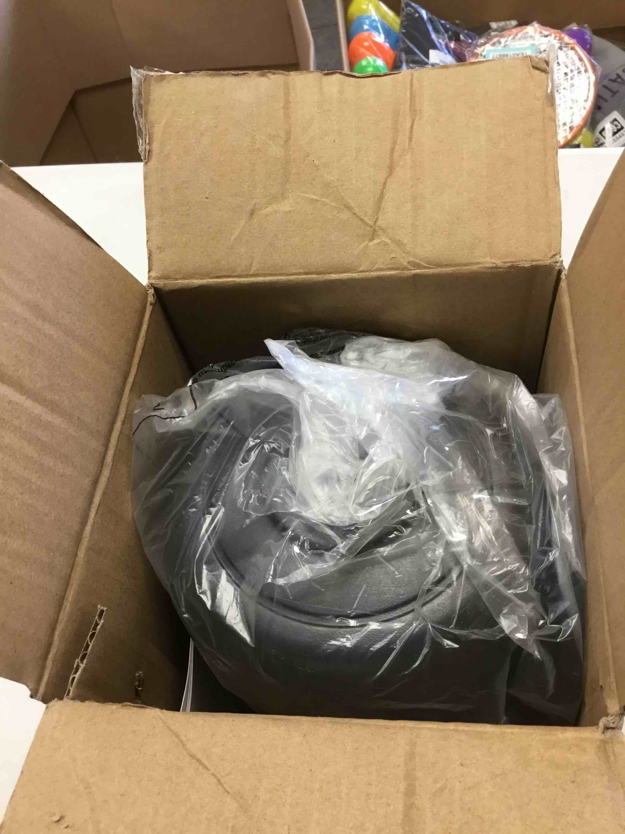 https://s3.amazonaws.com/lotting-images-prod/bidfta/TEA0198676_1724939146766.jpeg