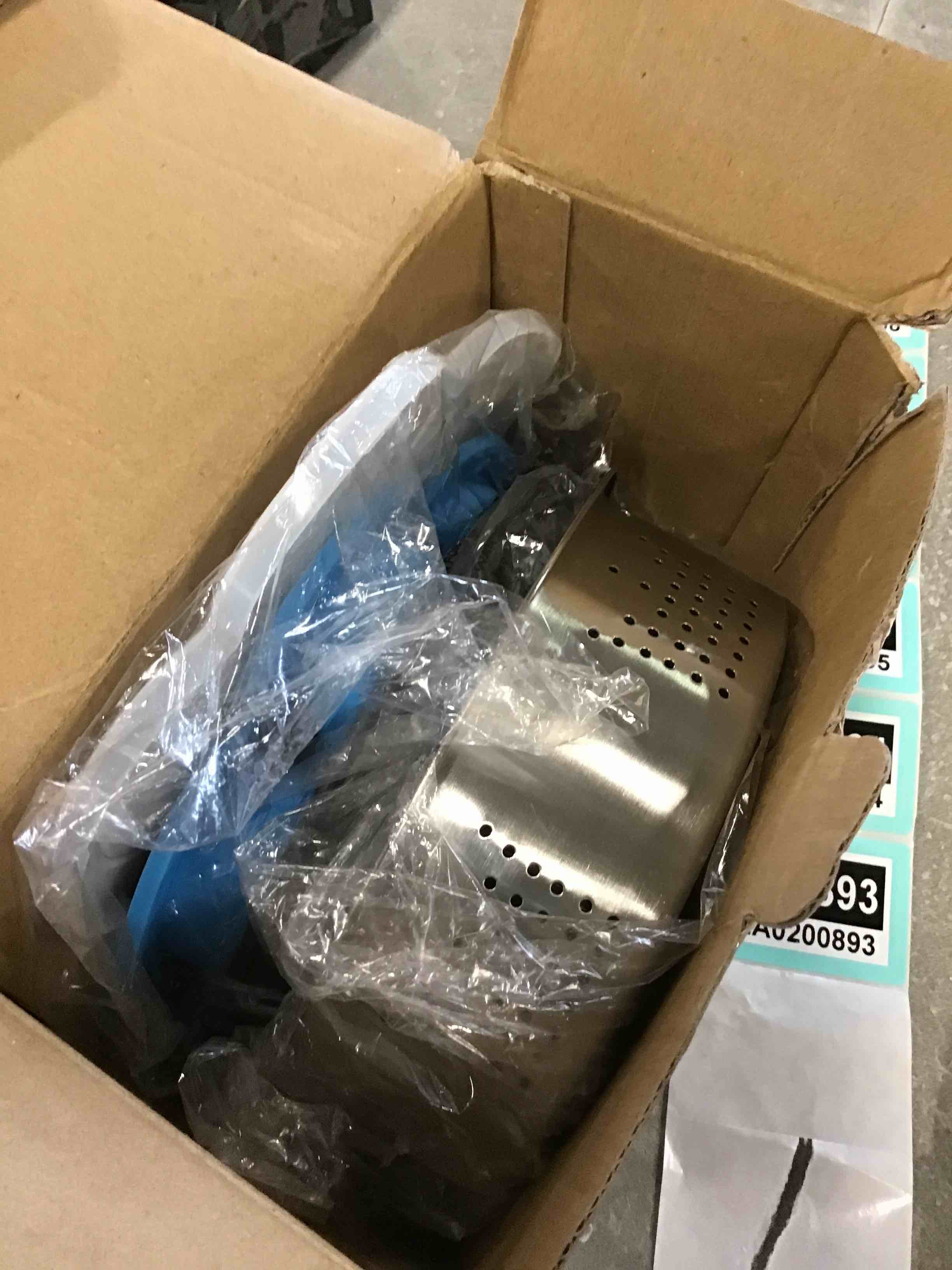 https://s3.amazonaws.com/lotting-images-prod/bidfta/TEA0200893_1724867054093.jpeg