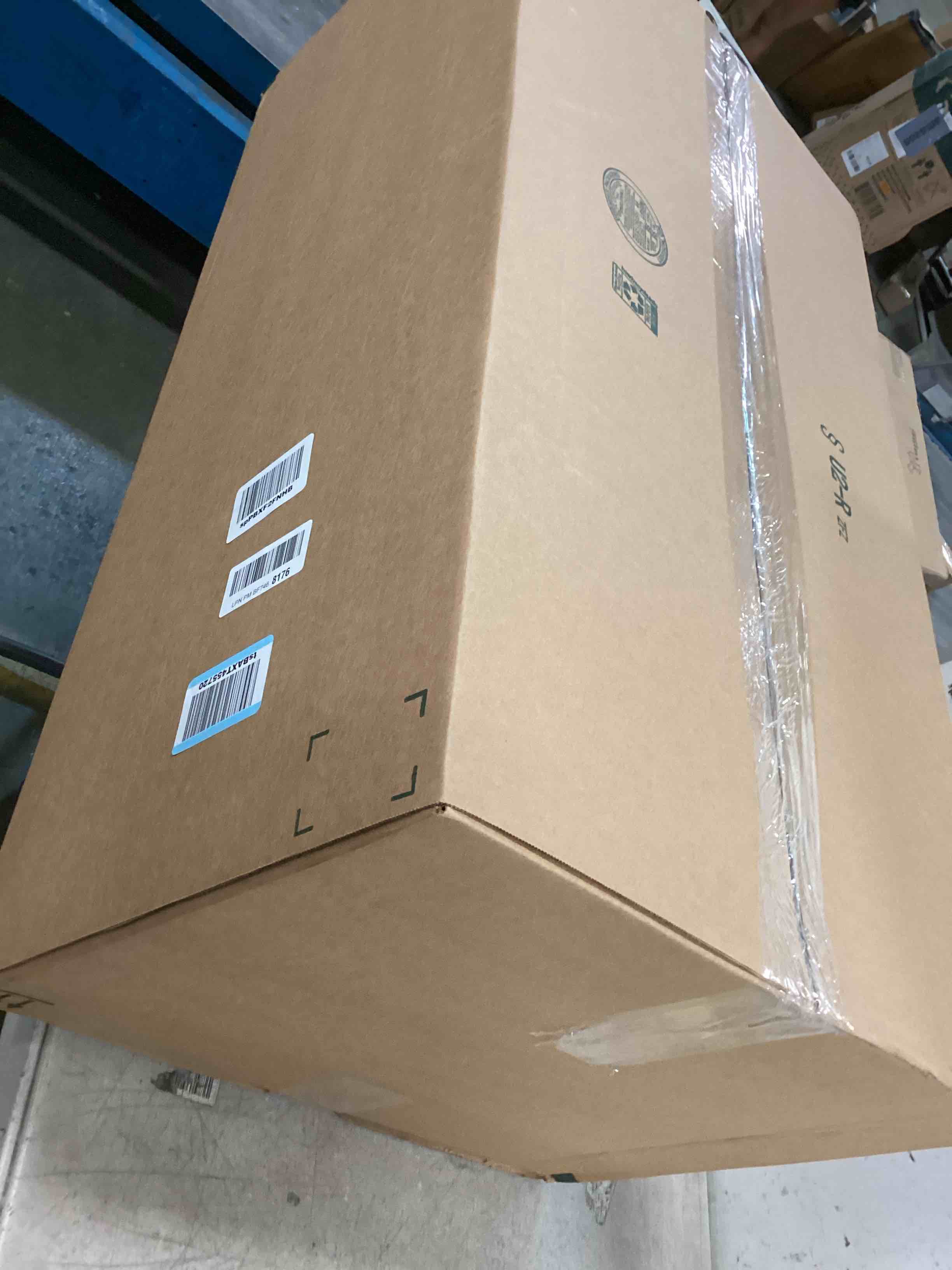 https://s3.amazonaws.com/lotting-images-prod/bidfta/TEA0206136_1725020112396.jpeg