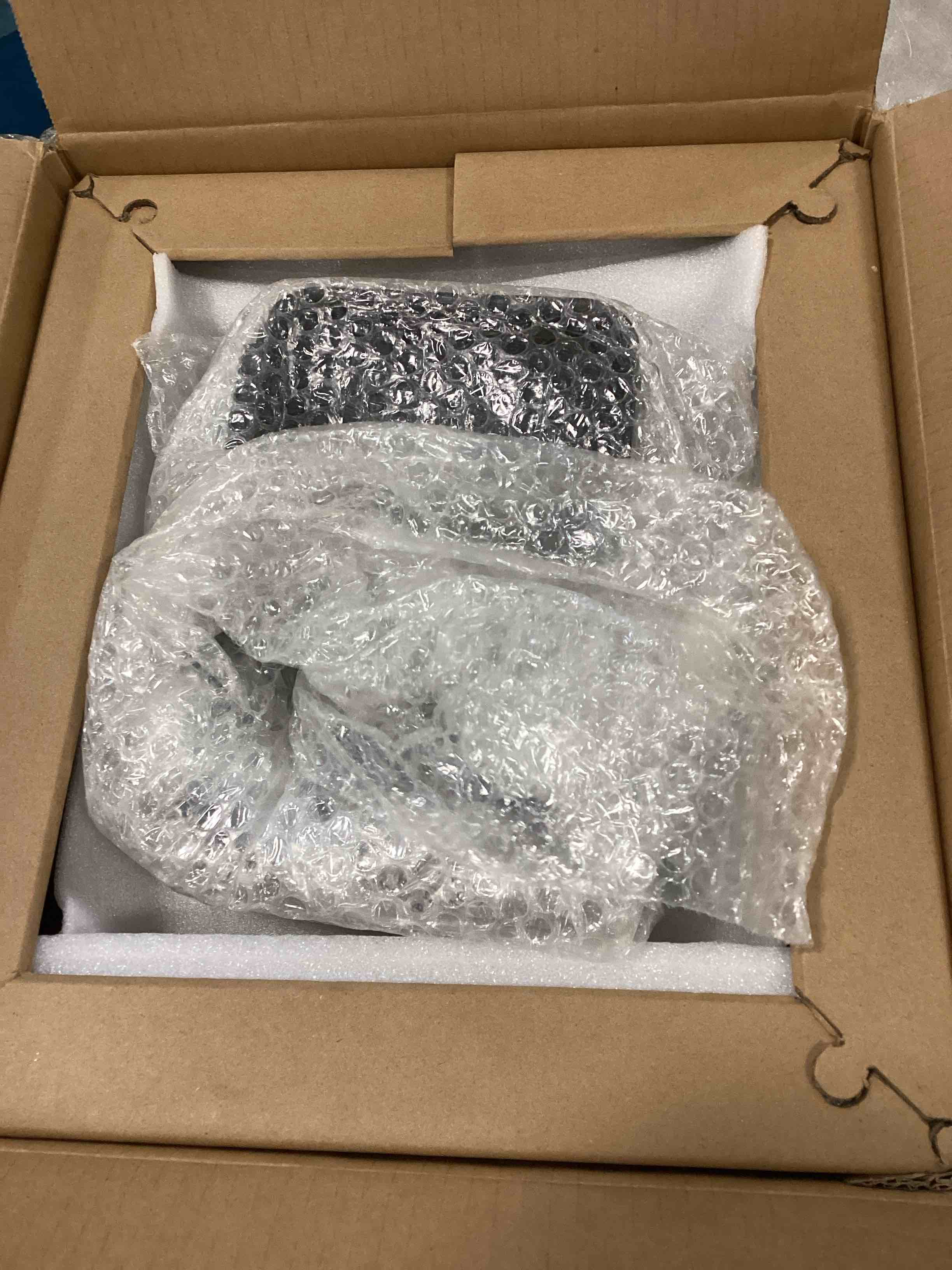 https://s3.amazonaws.com/lotting-images-prod/bidfta/TEA0206835_1724702681557.jpeg