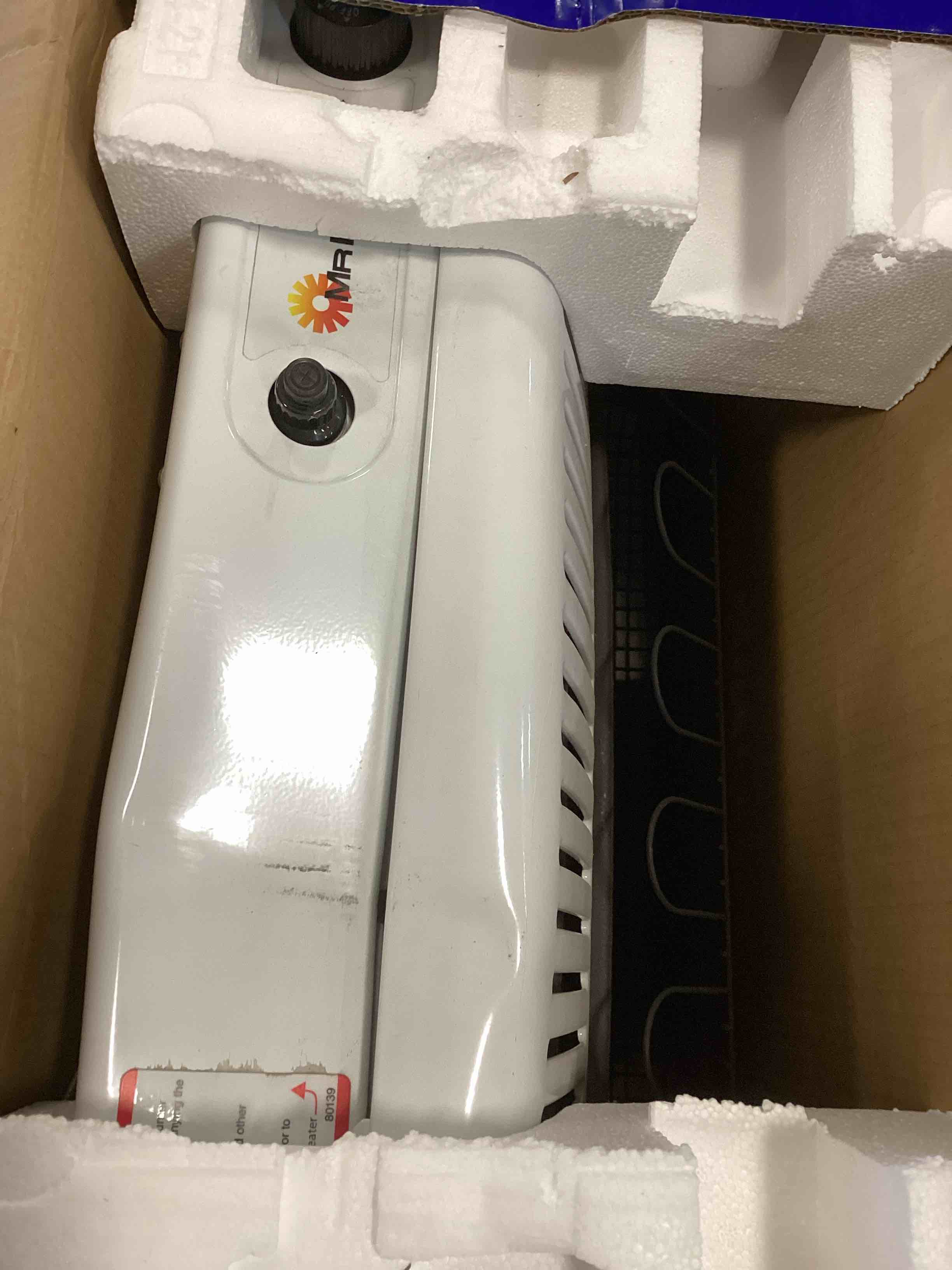 https://s3.amazonaws.com/lotting-images-prod/bidfta/TEA0206936_1724689323183.jpeg
