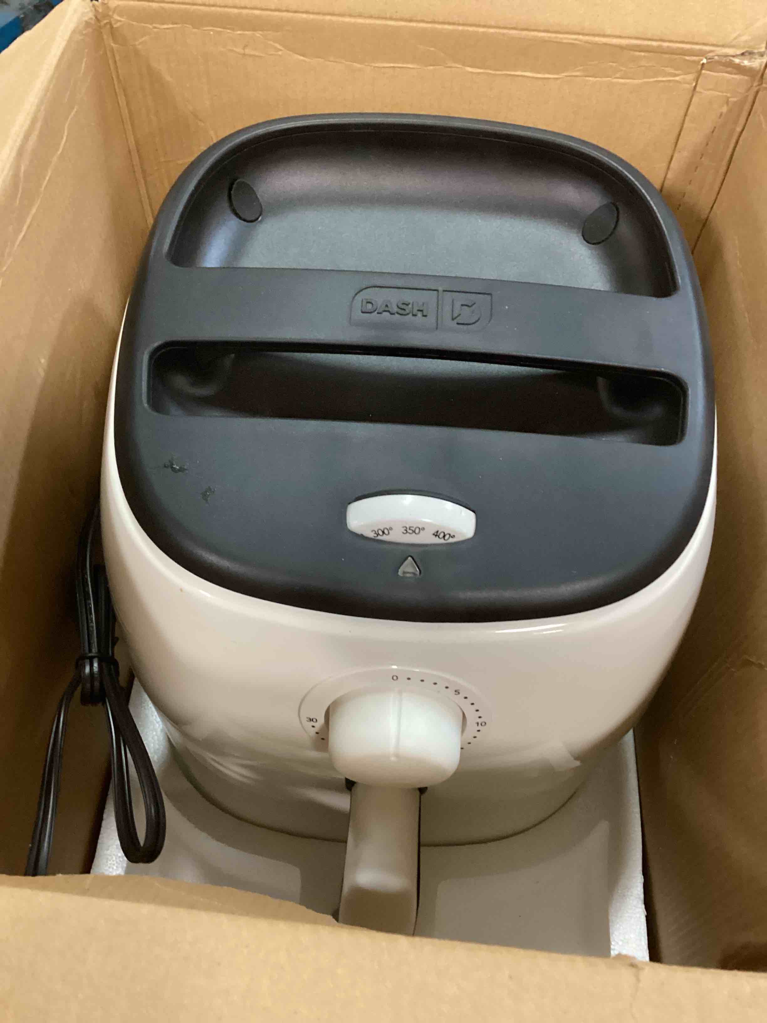 https://s3.amazonaws.com/lotting-images-prod/bidfta/TEA0207692_1724292958545.jpeg
