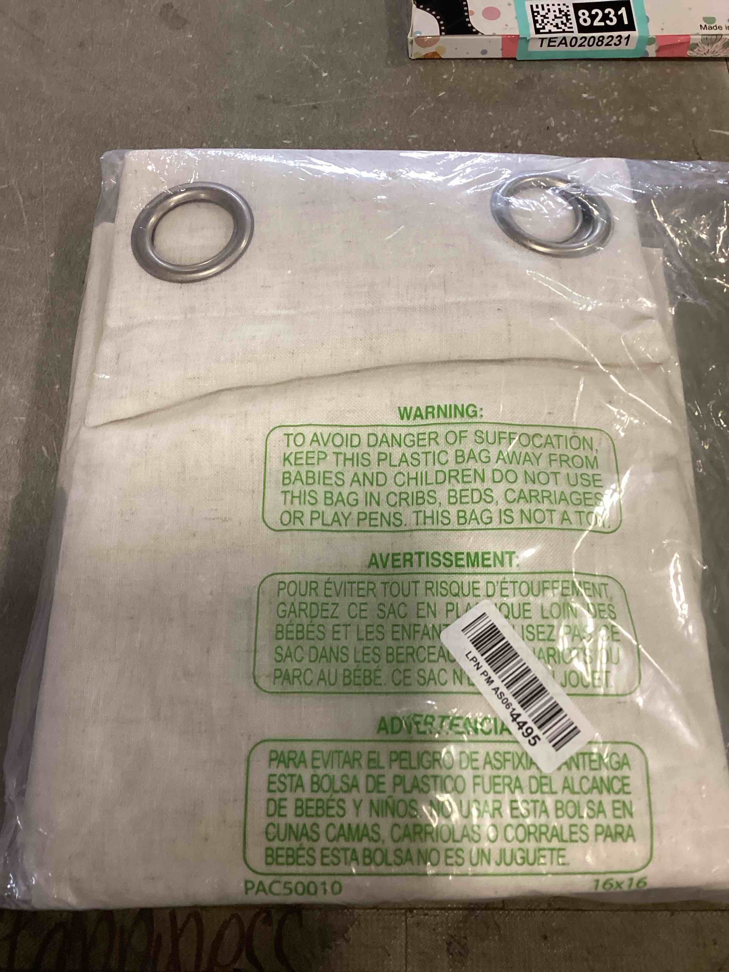 https://s3.amazonaws.com/lotting-images-prod/bidfta/TEA0208232_1725643203410.jpeg