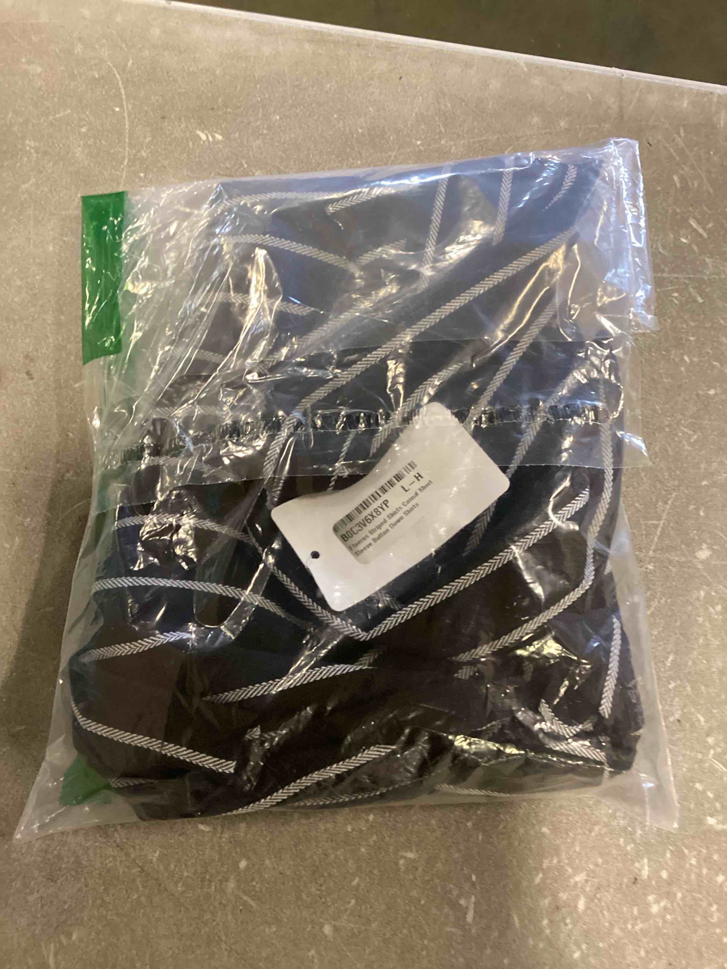 Floerns Men's Striped Shirts Casual Short Sleeve Button Down Shirts