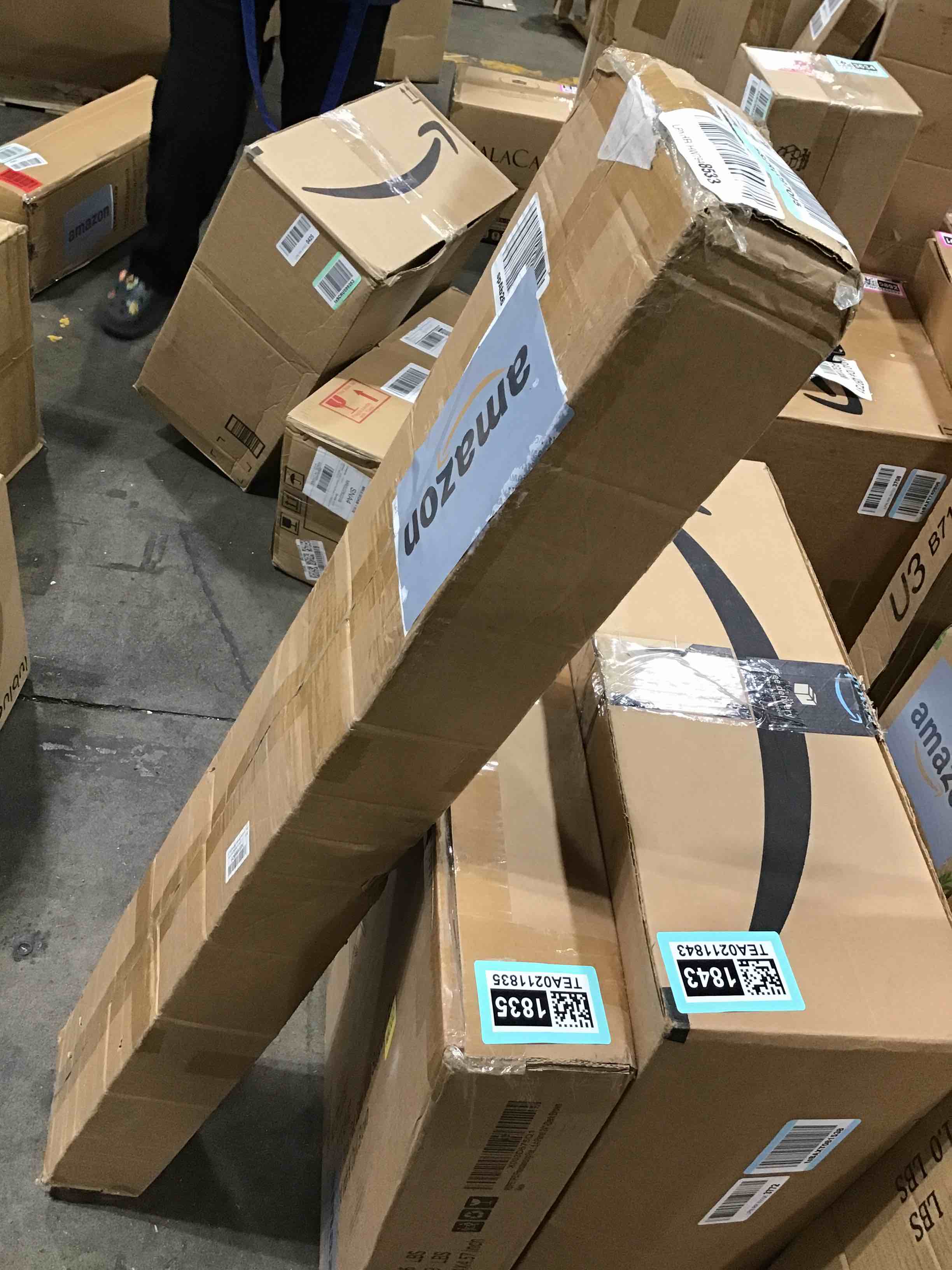 https://s3.amazonaws.com/lotting-images-prod/bidfta/TEA0211833_1724871620122.jpeg