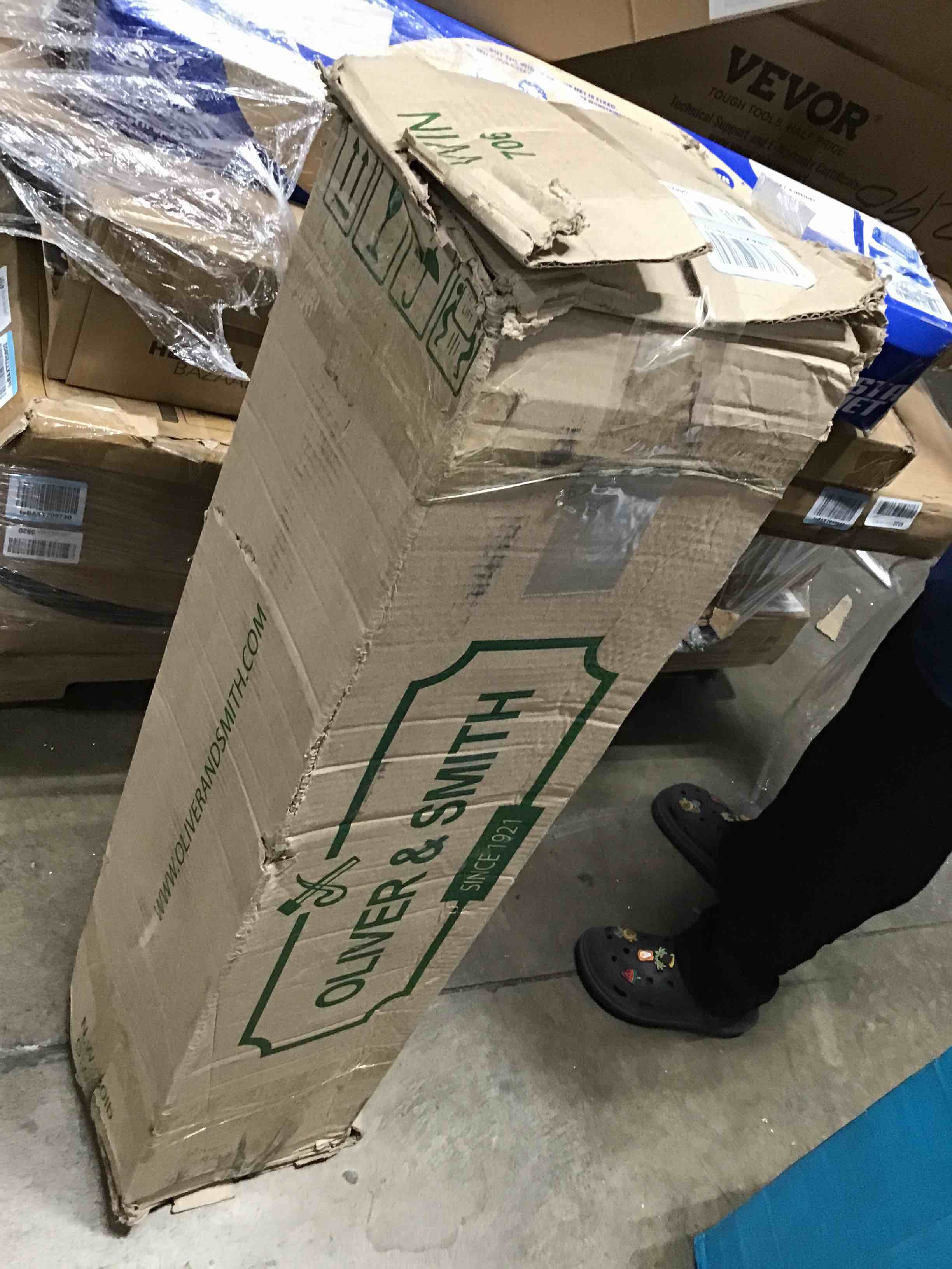 https://s3.amazonaws.com/lotting-images-prod/bidfta/TEA0211902_1724855305511.jpeg