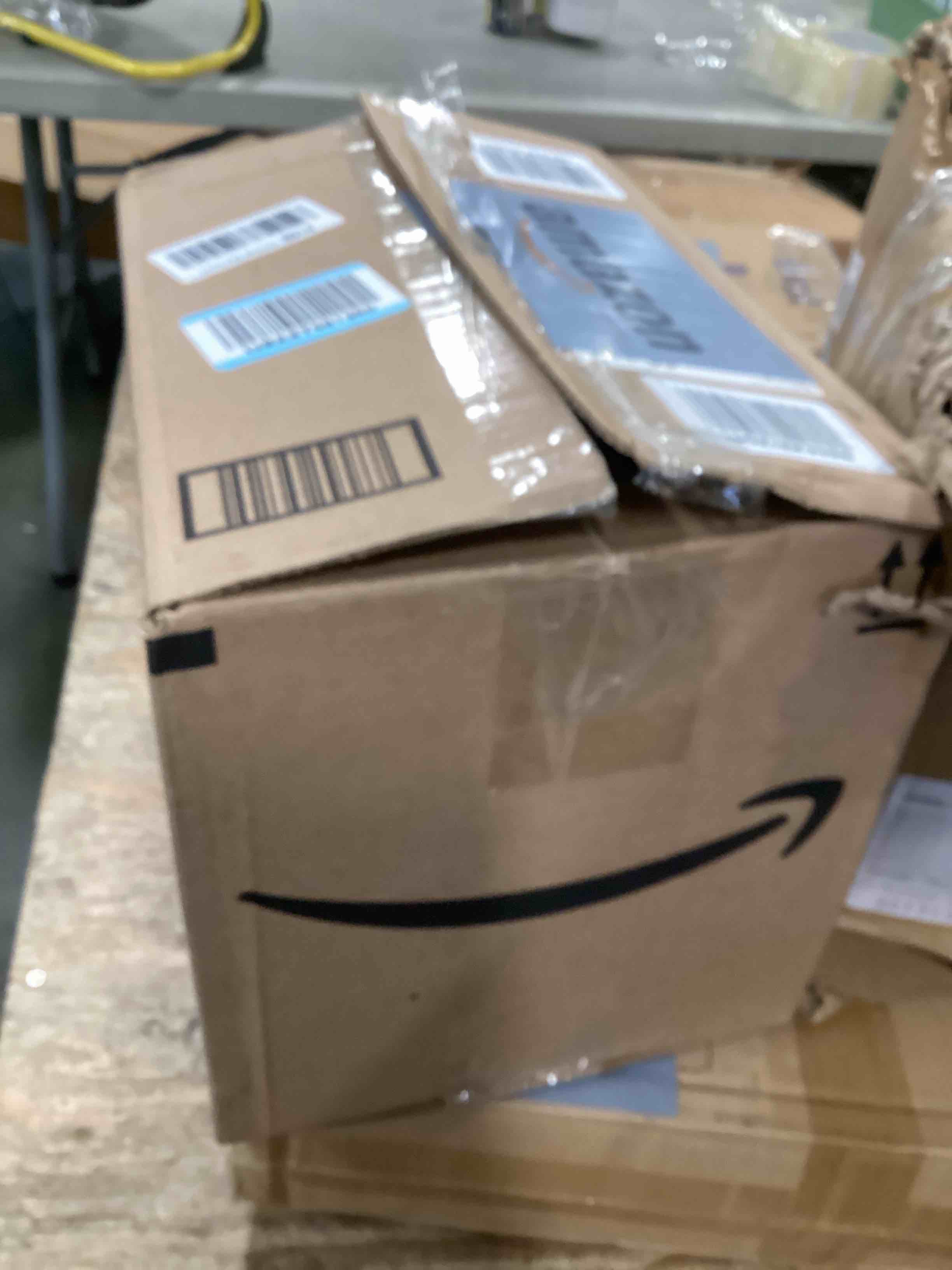 https://s3.amazonaws.com/lotting-images-prod/bidfta/TEA0217629_1727450907573.jpeg