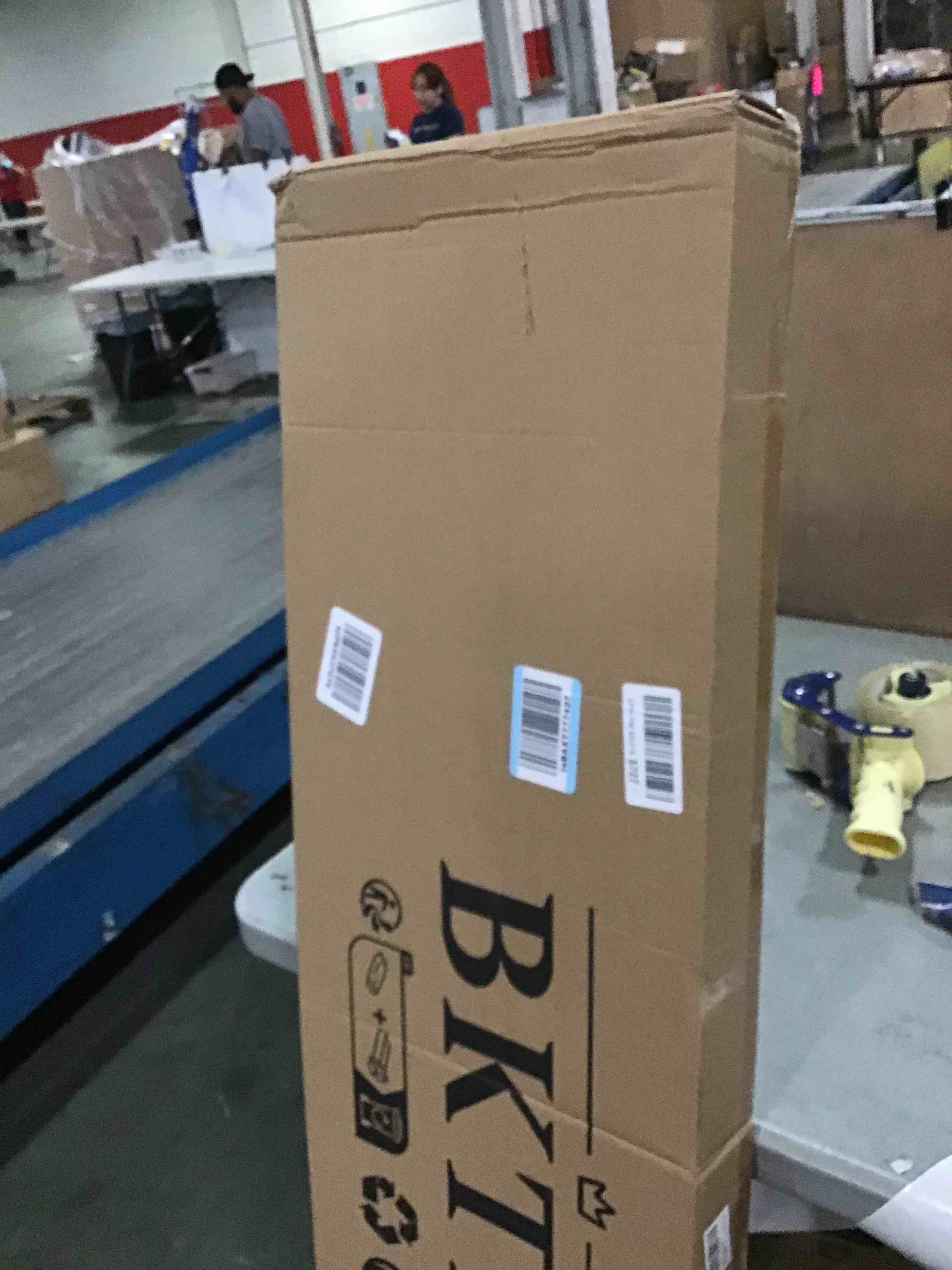 https://s3.amazonaws.com/lotting-images-prod/bidfta/TEA0218978_1727438928145.jpeg