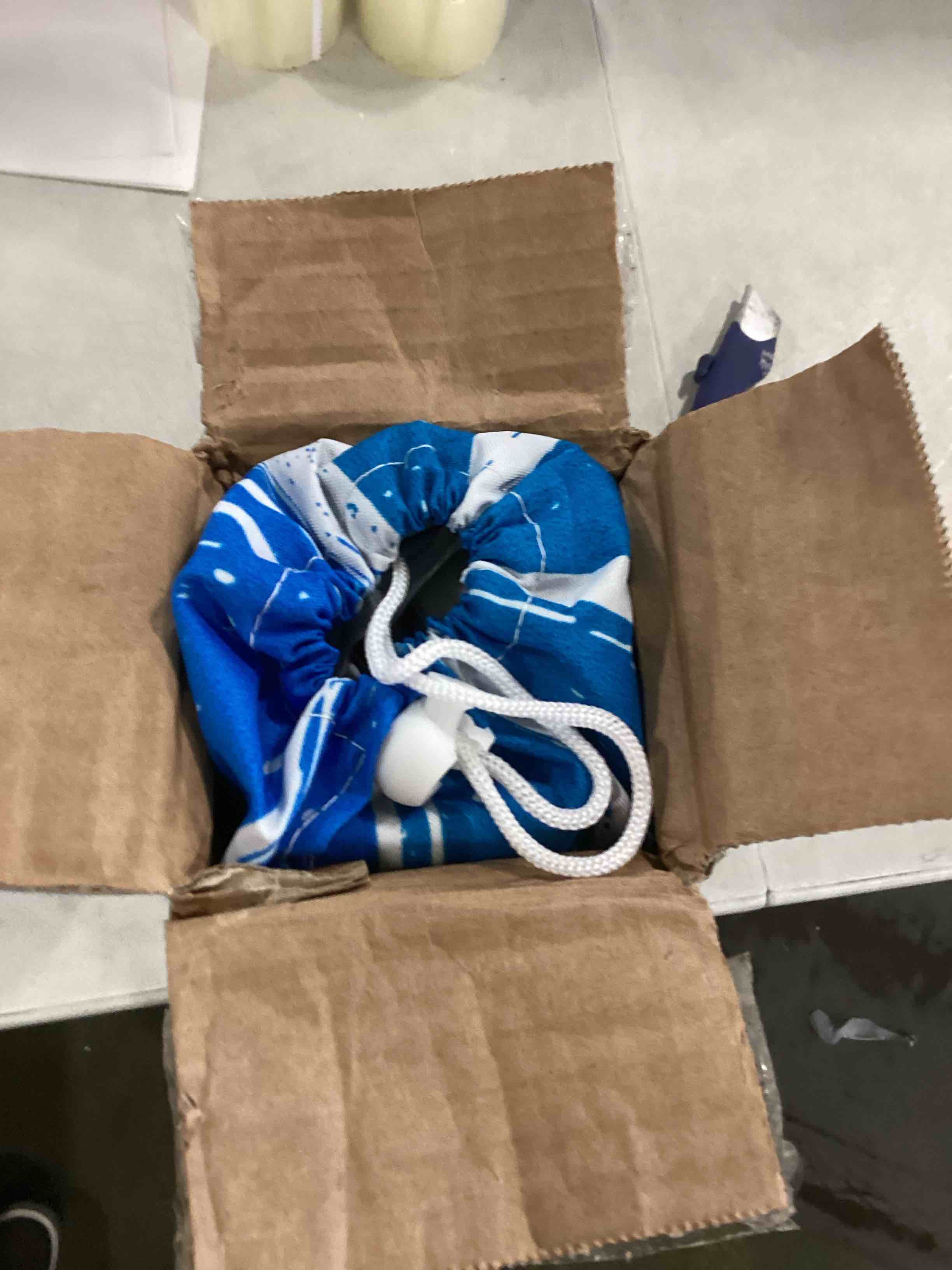 https://s3.amazonaws.com/lotting-images-prod/bidfta/TEA0220084_1729625666305.jpeg