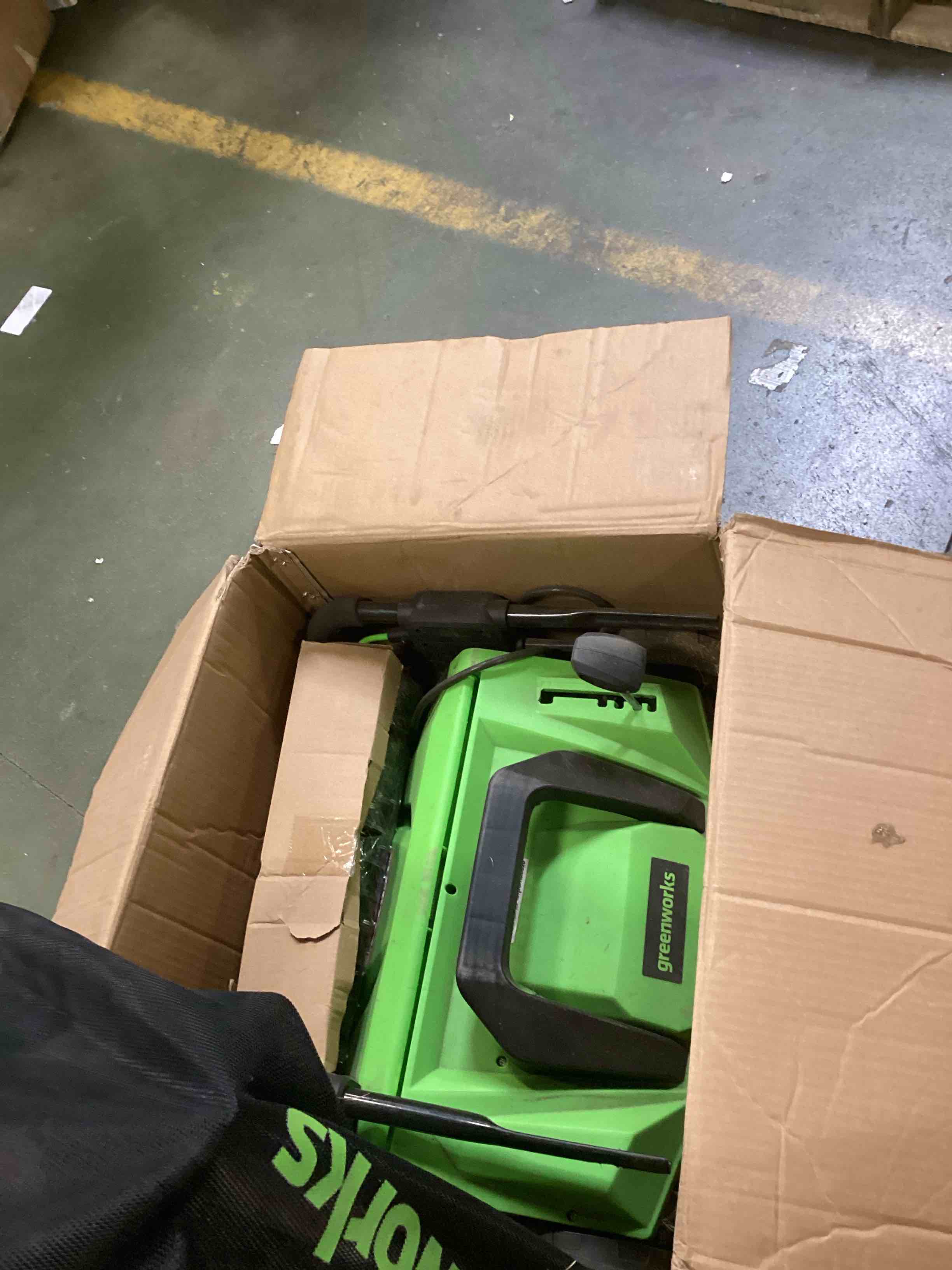 https://s3.amazonaws.com/lotting-images-prod/bidfta/TEA0220680_1729091316131.jpeg
