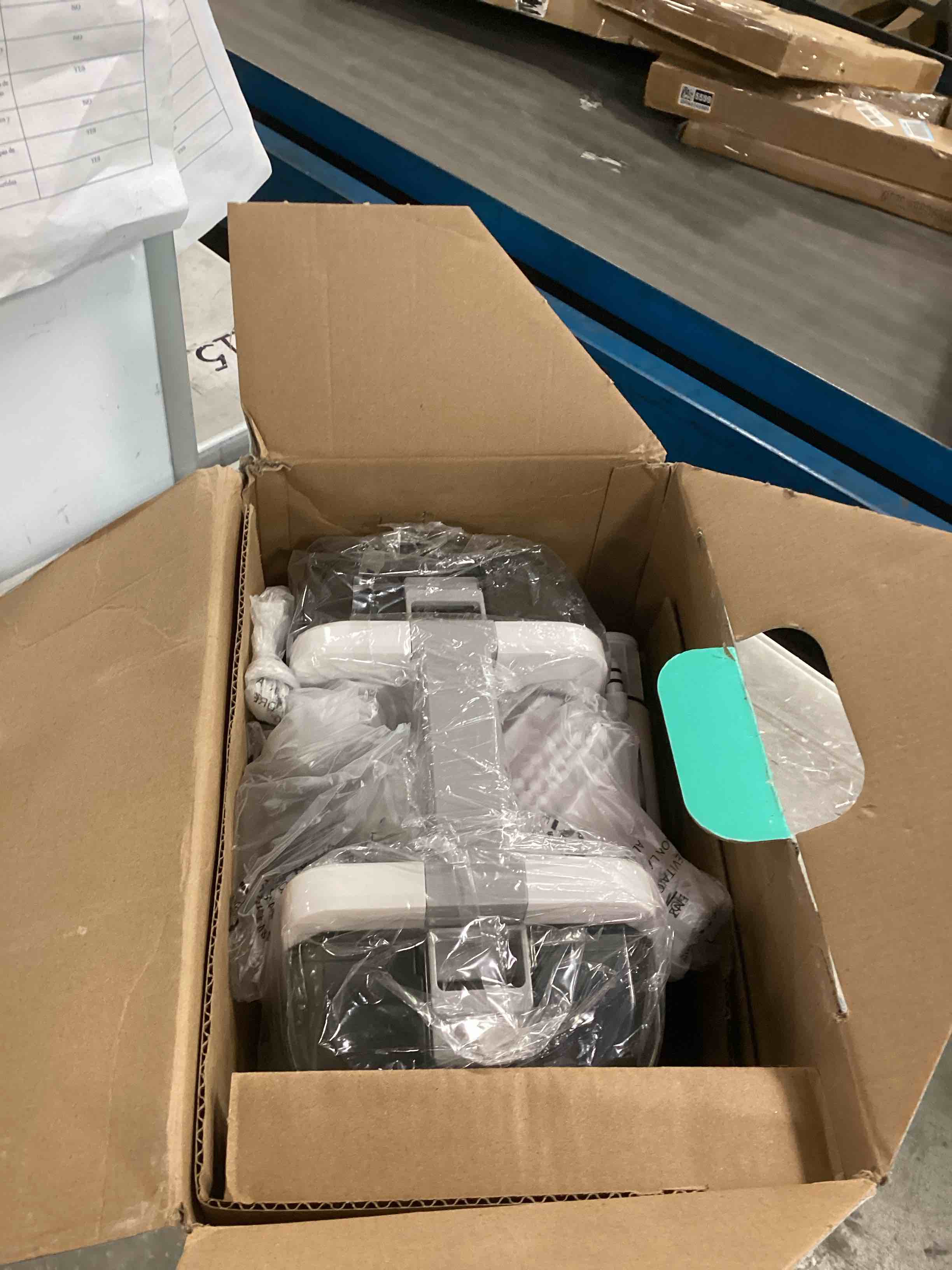 HAUSHOF Portable Carpet Spot and Upholstery Cleaner, Lightweight