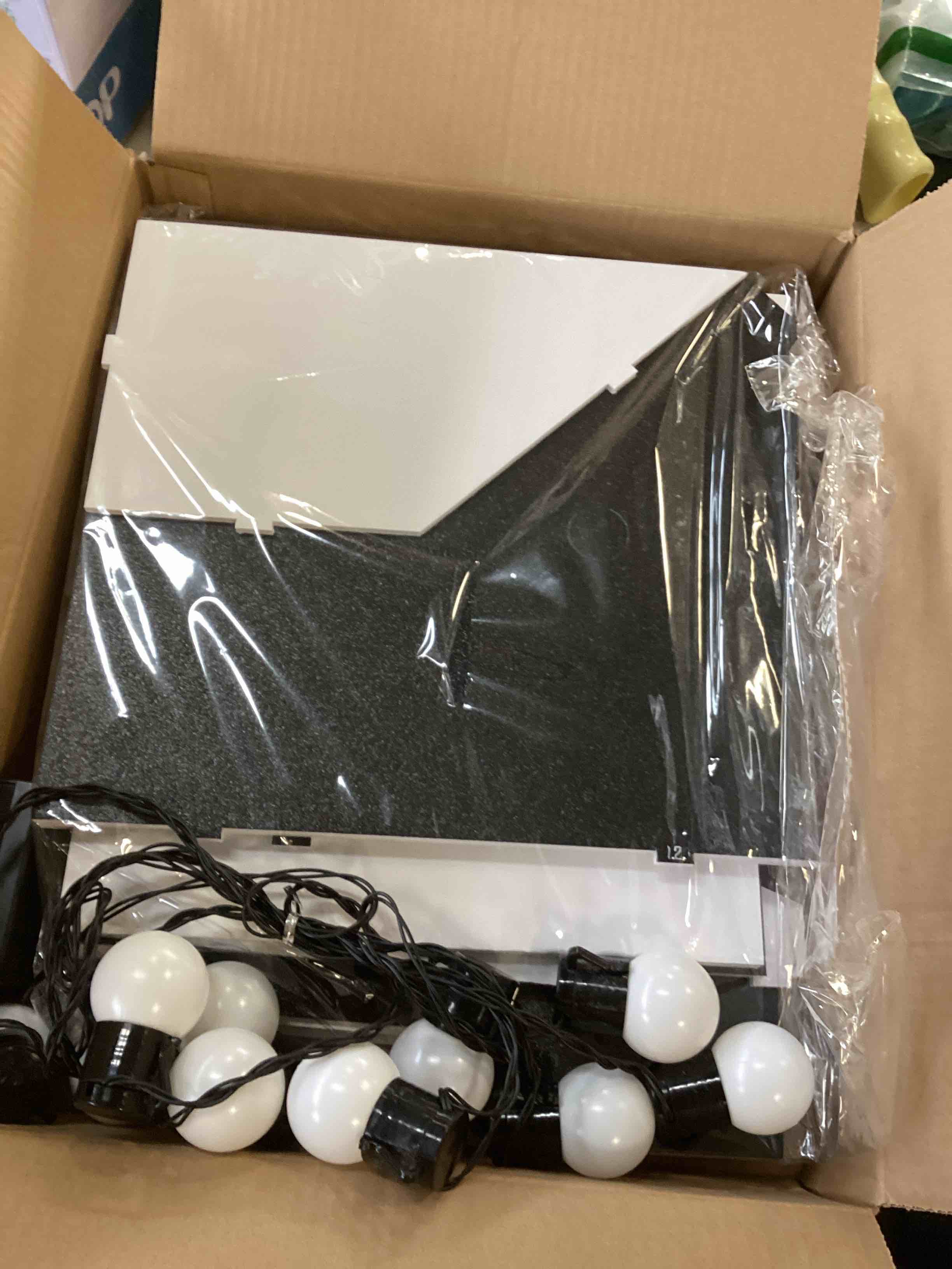 https://s3.amazonaws.com/lotting-images-prod/bidfta/TEA0222240_1726583483312.jpeg