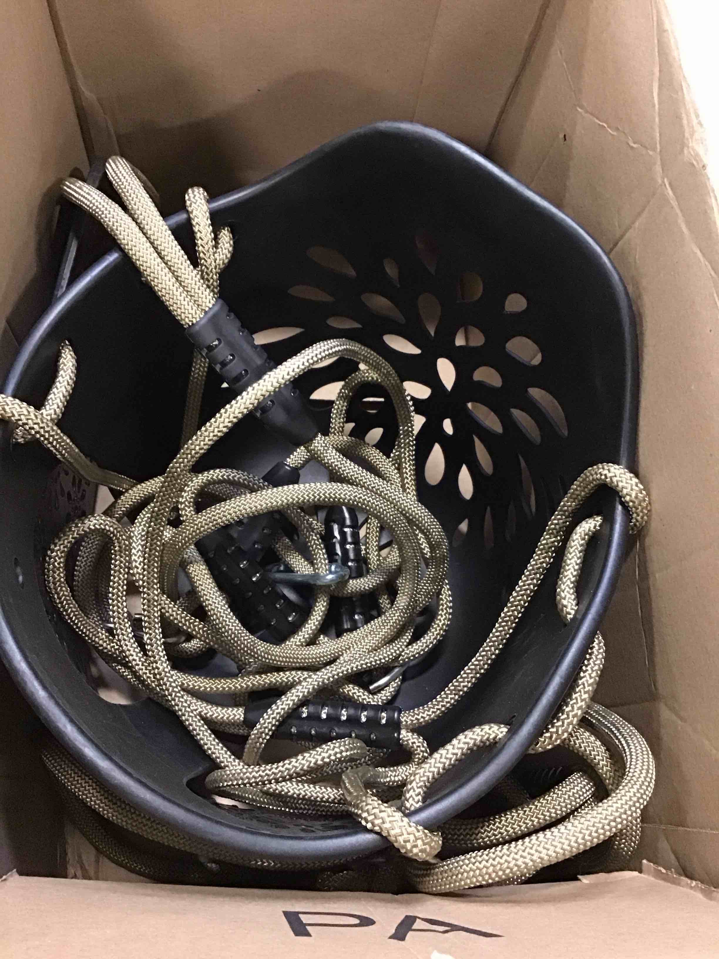 https://s3.amazonaws.com/lotting-images-prod/bidfta/TEA0223555_1727294008303.jpeg