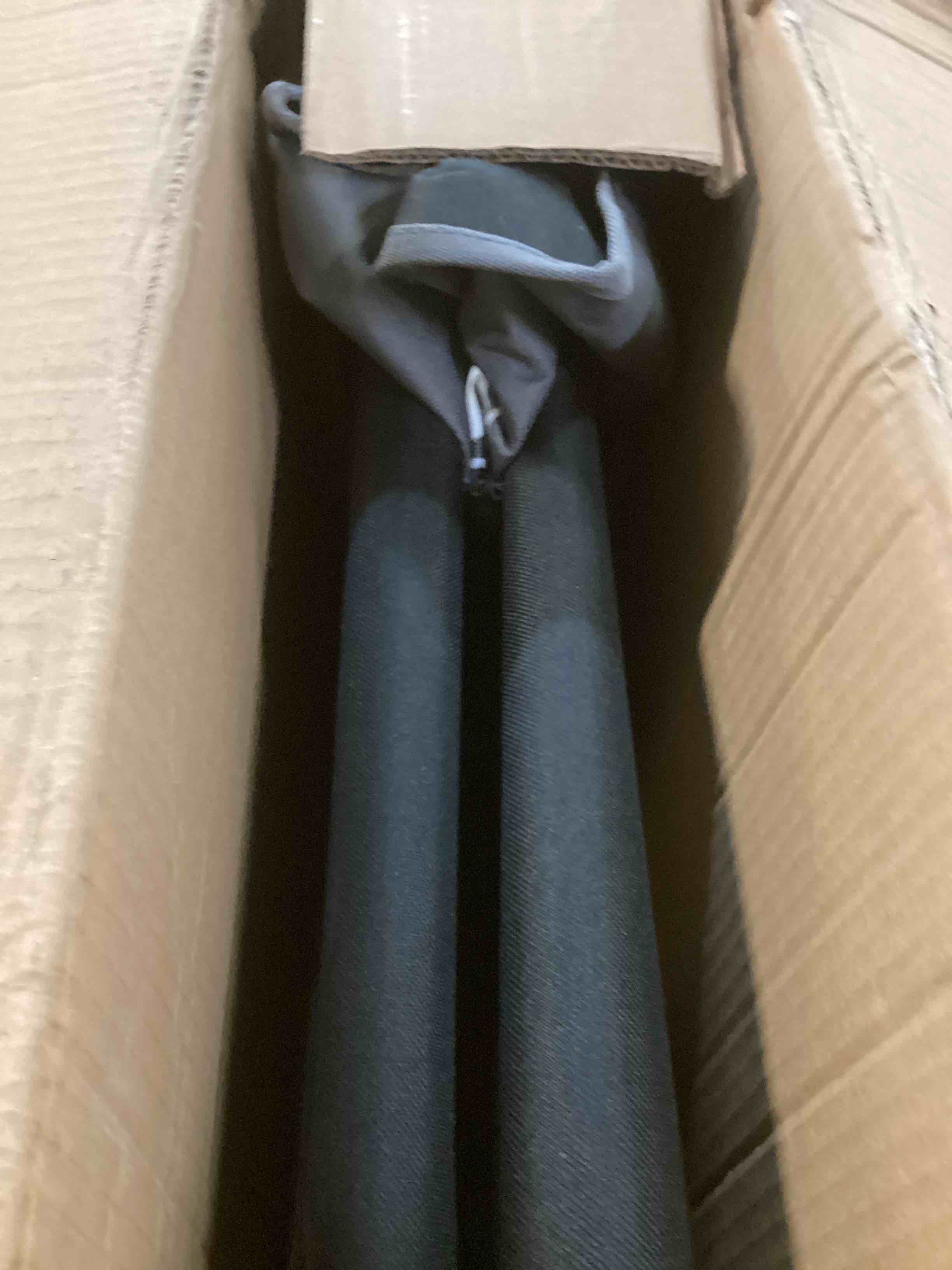 https://s3.amazonaws.com/lotting-images-prod/bidfta/TEA0225856_1726494421679.jpeg