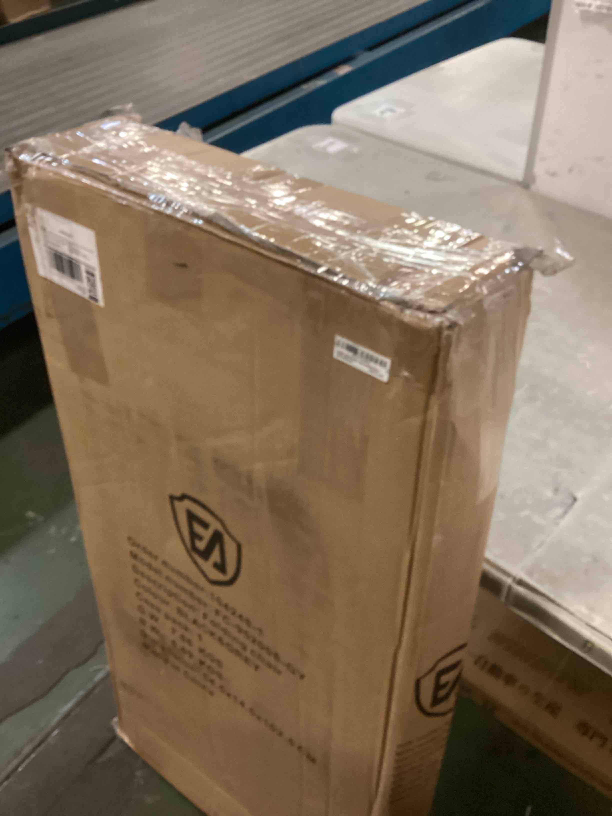 https://s3.amazonaws.com/lotting-images-prod/bidfta/TEA0225856_1726494452186.jpeg