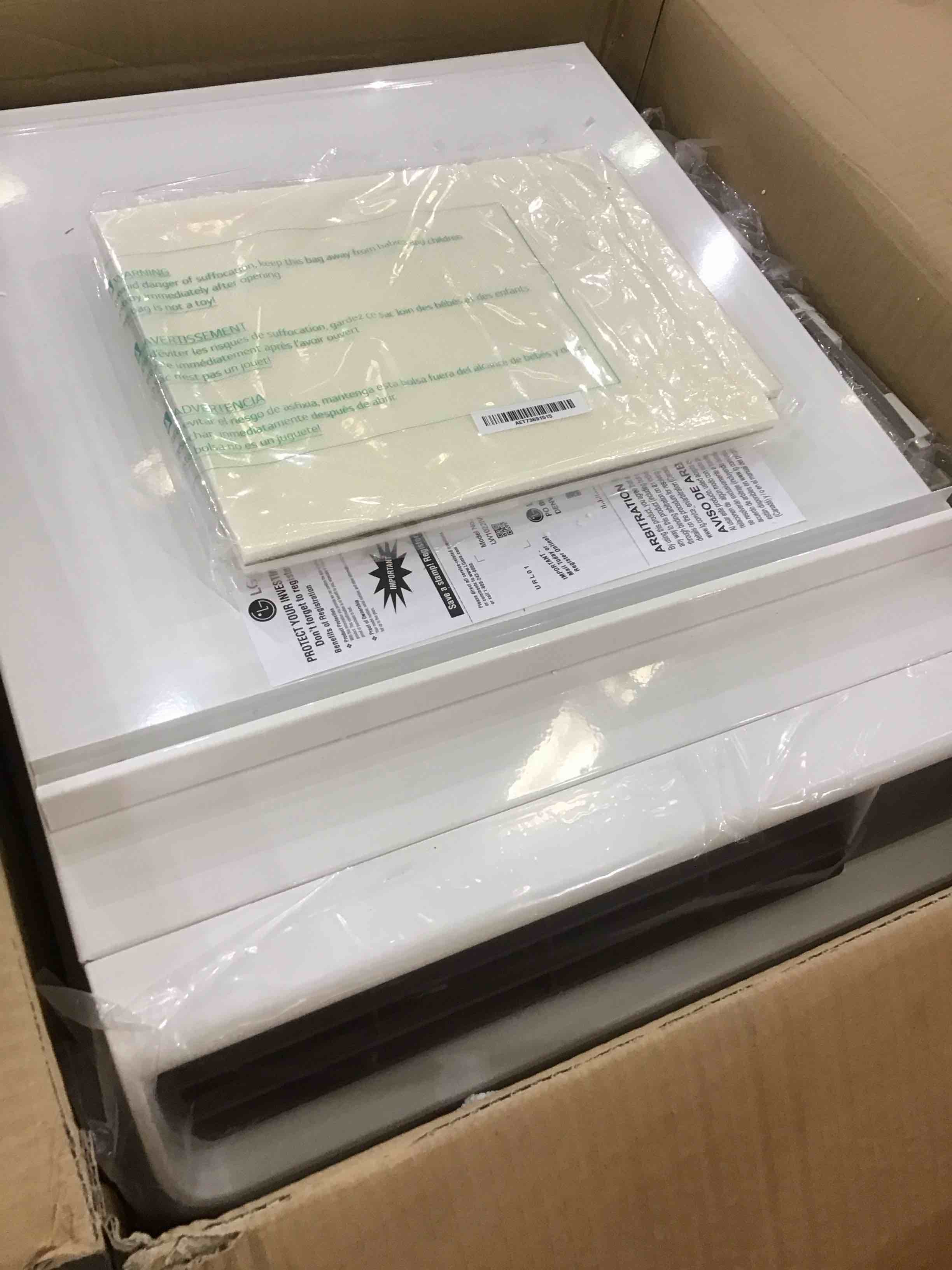 https://s3.amazonaws.com/lotting-images-prod/bidfta/TEA0227537_1726691091390.jpeg