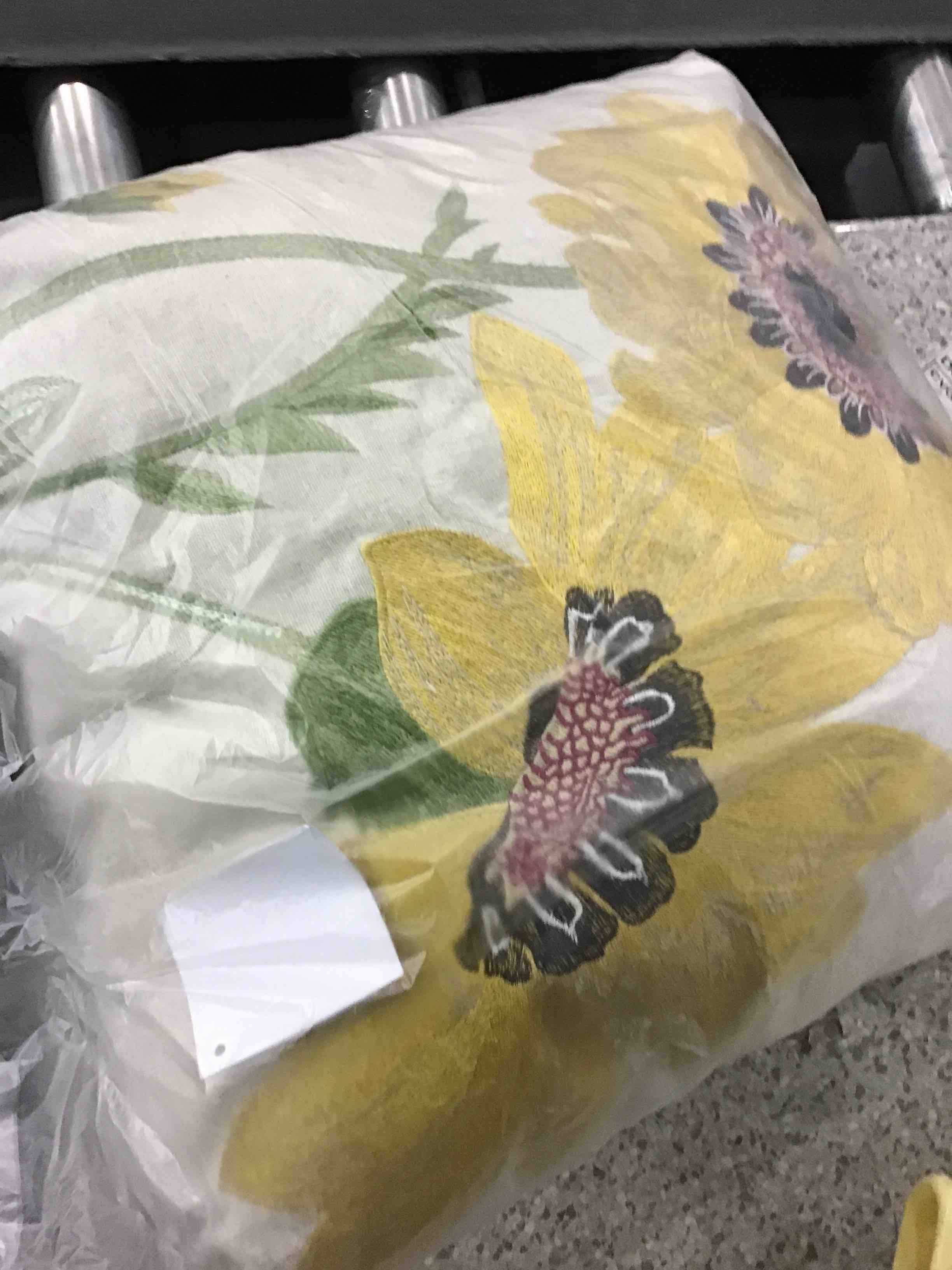 SARO LIFESTYLE 434P Le Tournesol Collection Embroidered Sunflower