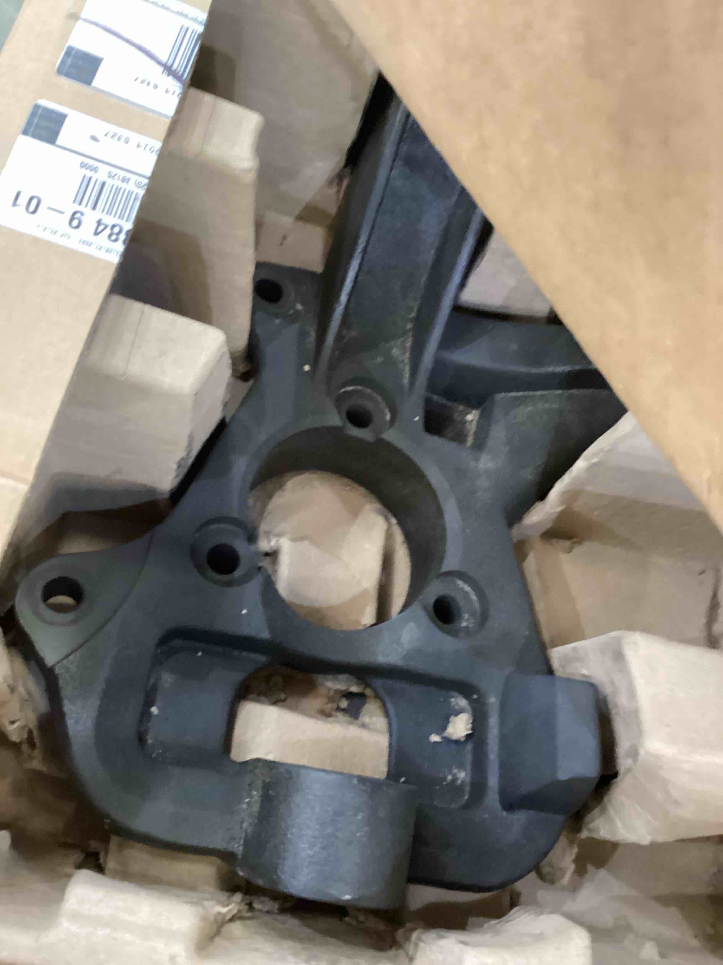 incomplete Rough country 7 Inch Aluminum Stamped Steel LCA Lift Kit for Chevy Silverado 1500 