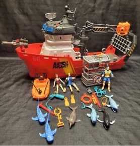 Toys R Us Animal Planet Deep Sea Shark Research Boat Toy Ship With Accessories