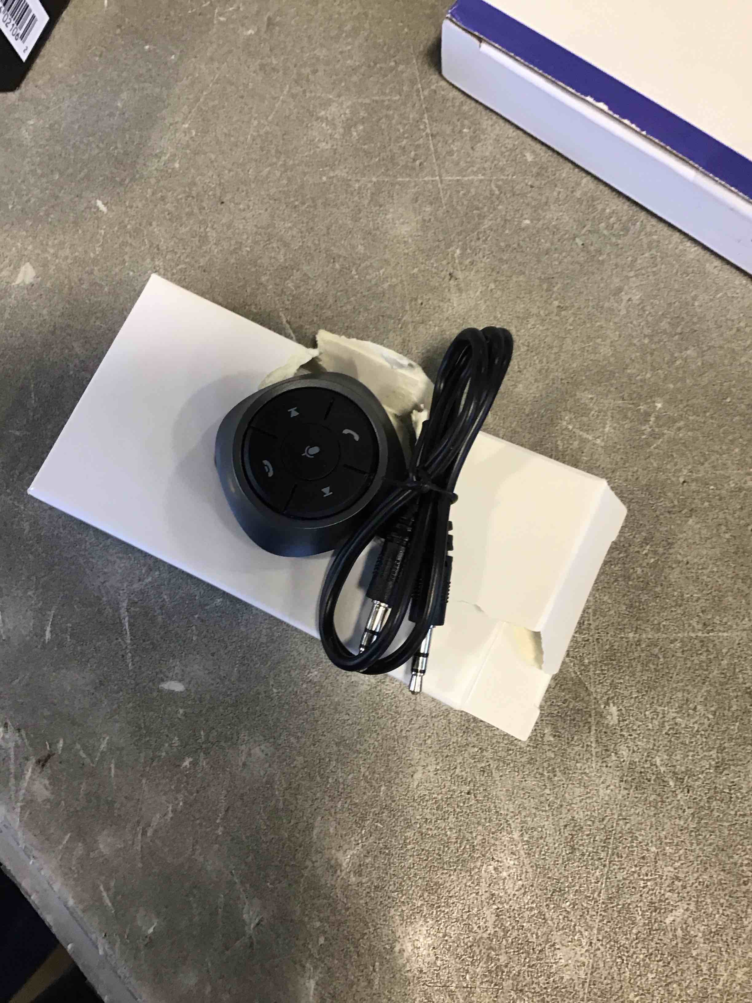 https://s3.amazonaws.com/lotting-images-prod/bidfta/TEA0229805_1728316406065.jpeg