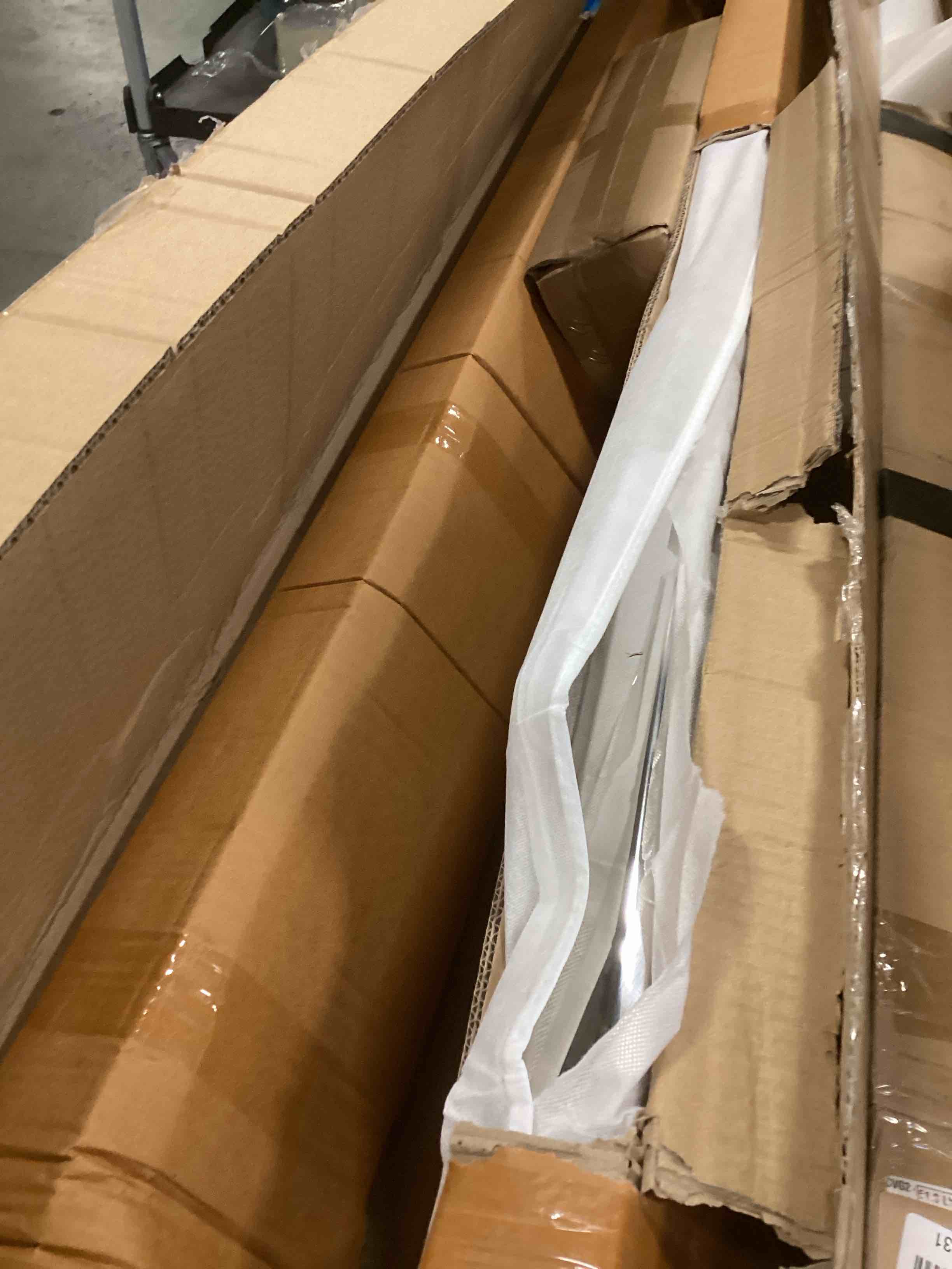 https://s3.amazonaws.com/lotting-images-prod/bidfta/TEA0230854_1729081908235.jpeg